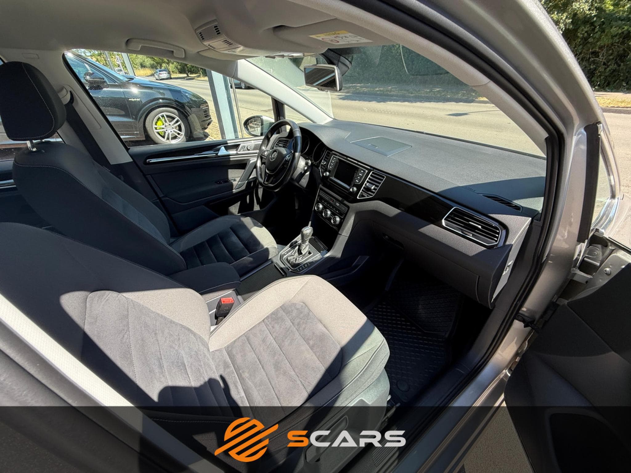 VW Golf 2.0 TDI 150CV DSG BLUEMOTION (2015) - Foto 8