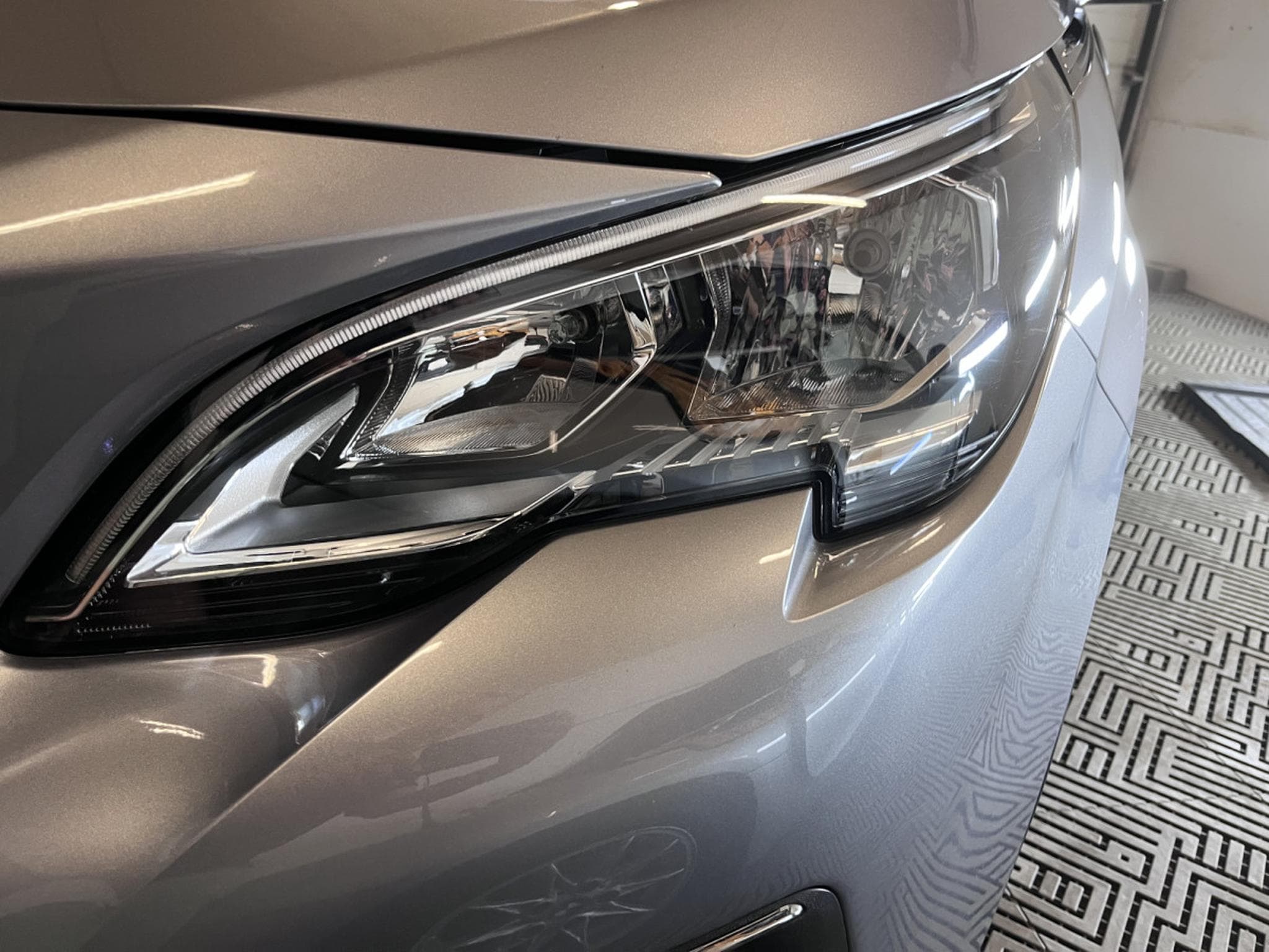 Peugeot 5008 1.5 BlueHdi Crossway 130cv 7 Places (2020) - Photo 24