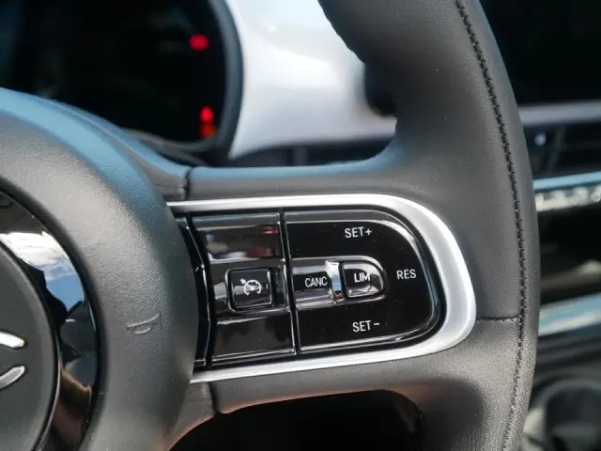 Fiat 500 HYBRID ICON (2026) - Photo 12