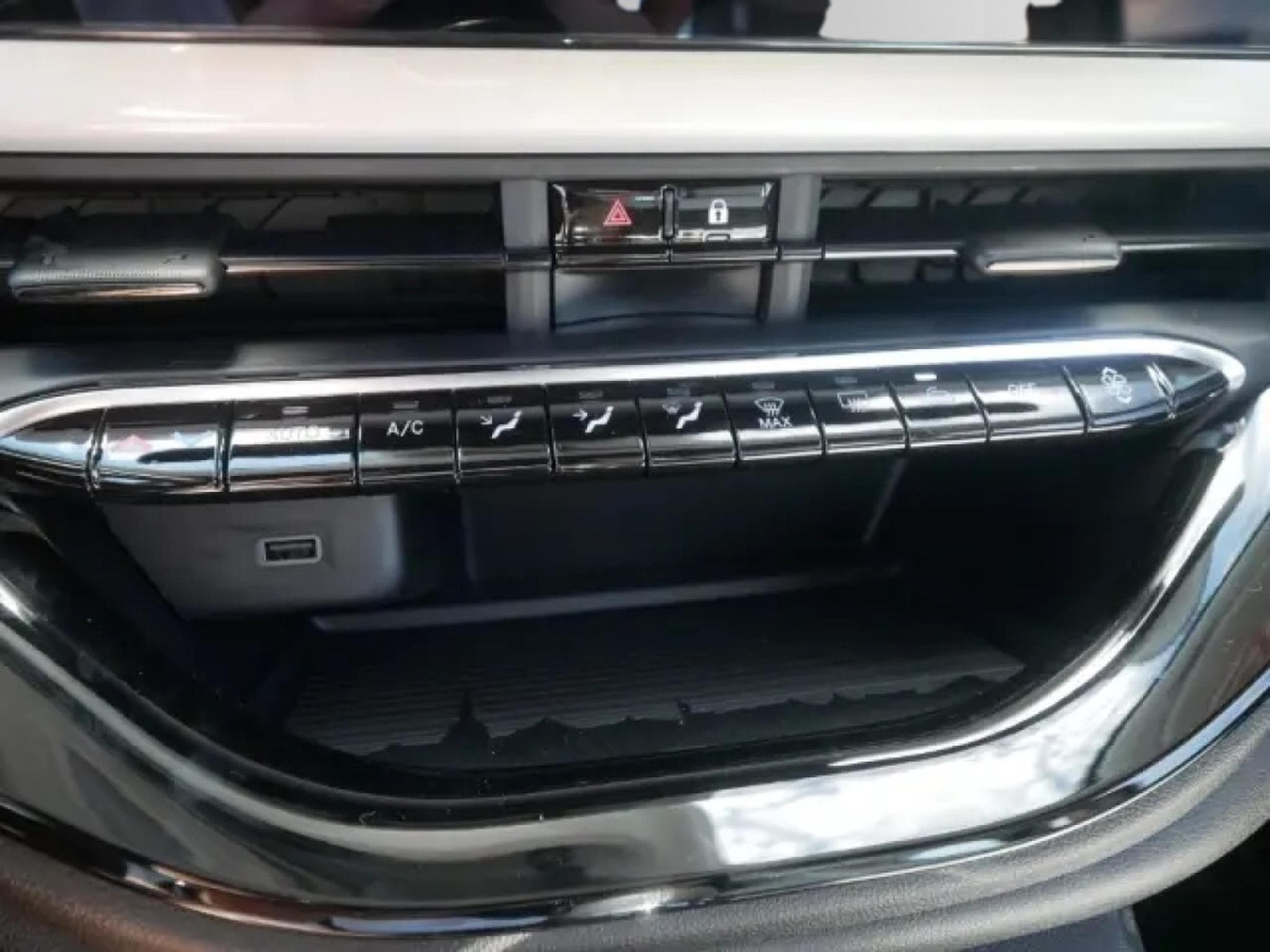 Fiat 500 HYBRID ICON (2026) - Photo 18