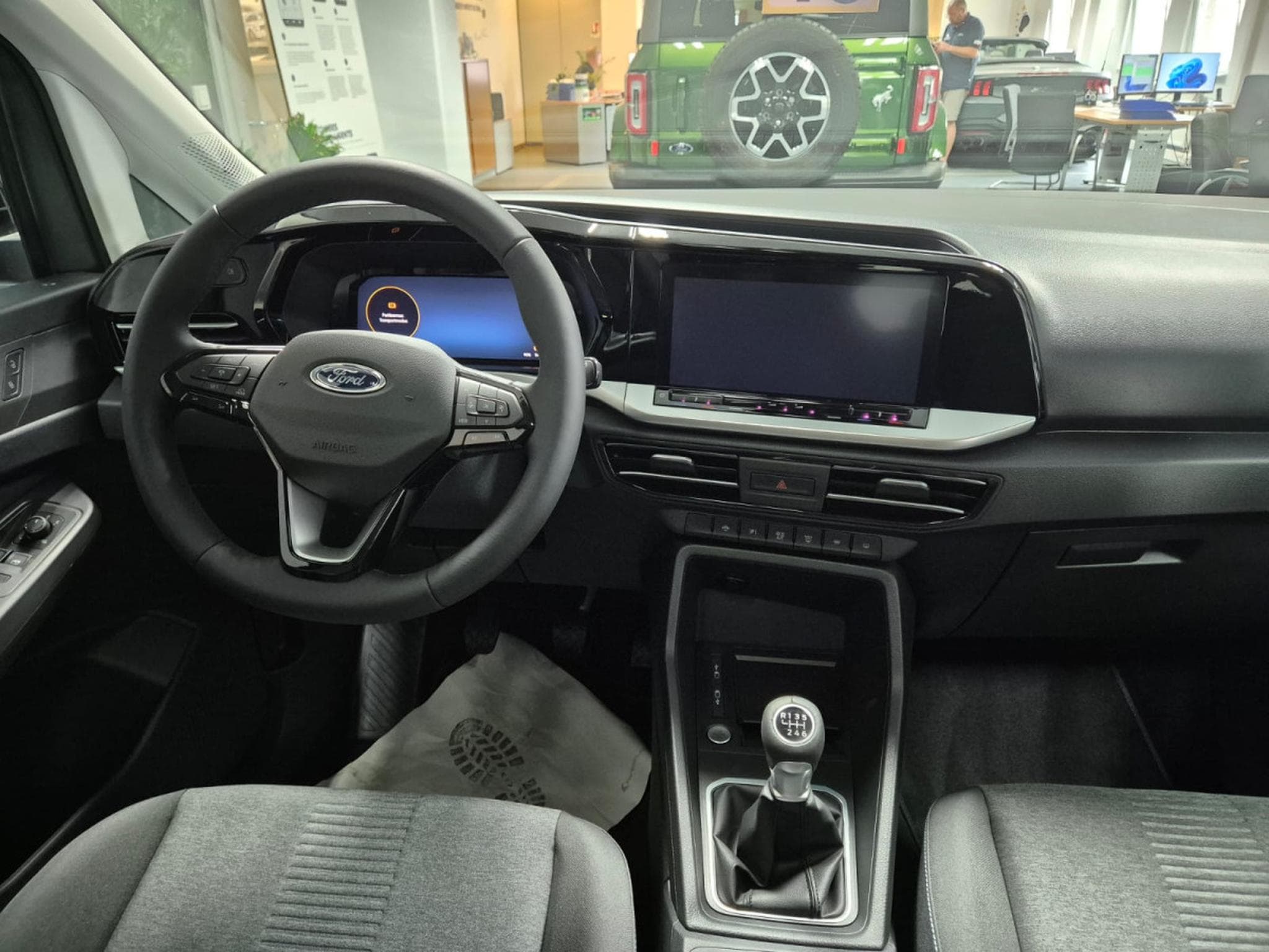 Ford Tourneo Active 2.0 Ecoblue 122cv M6 AWD (2026) - Photo 9
