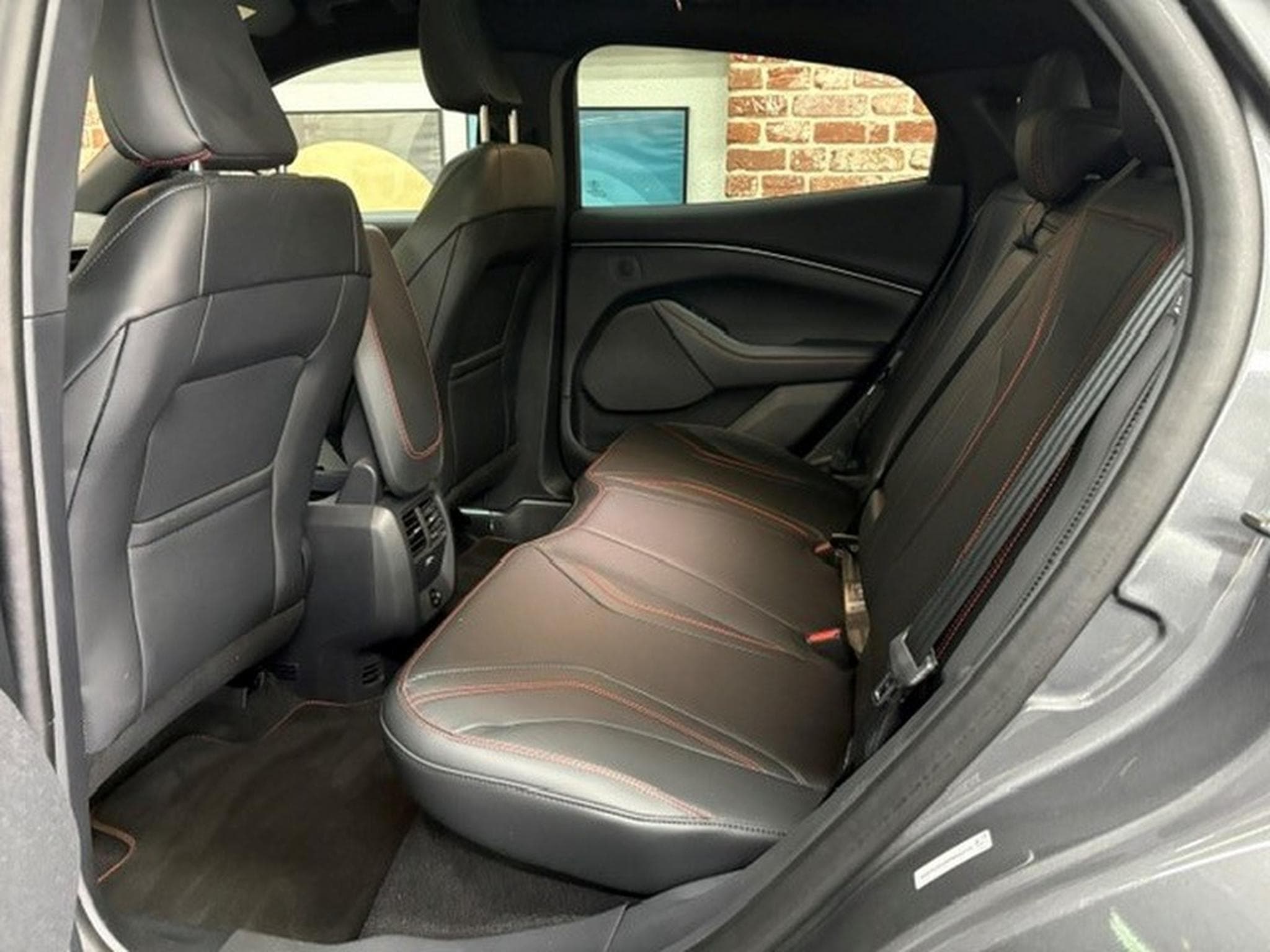 Ford Mustang Mach-E Mustang Mach-E 374cv 99Kw/h AWD RANGE PREMIUM (2024) - Photo 6