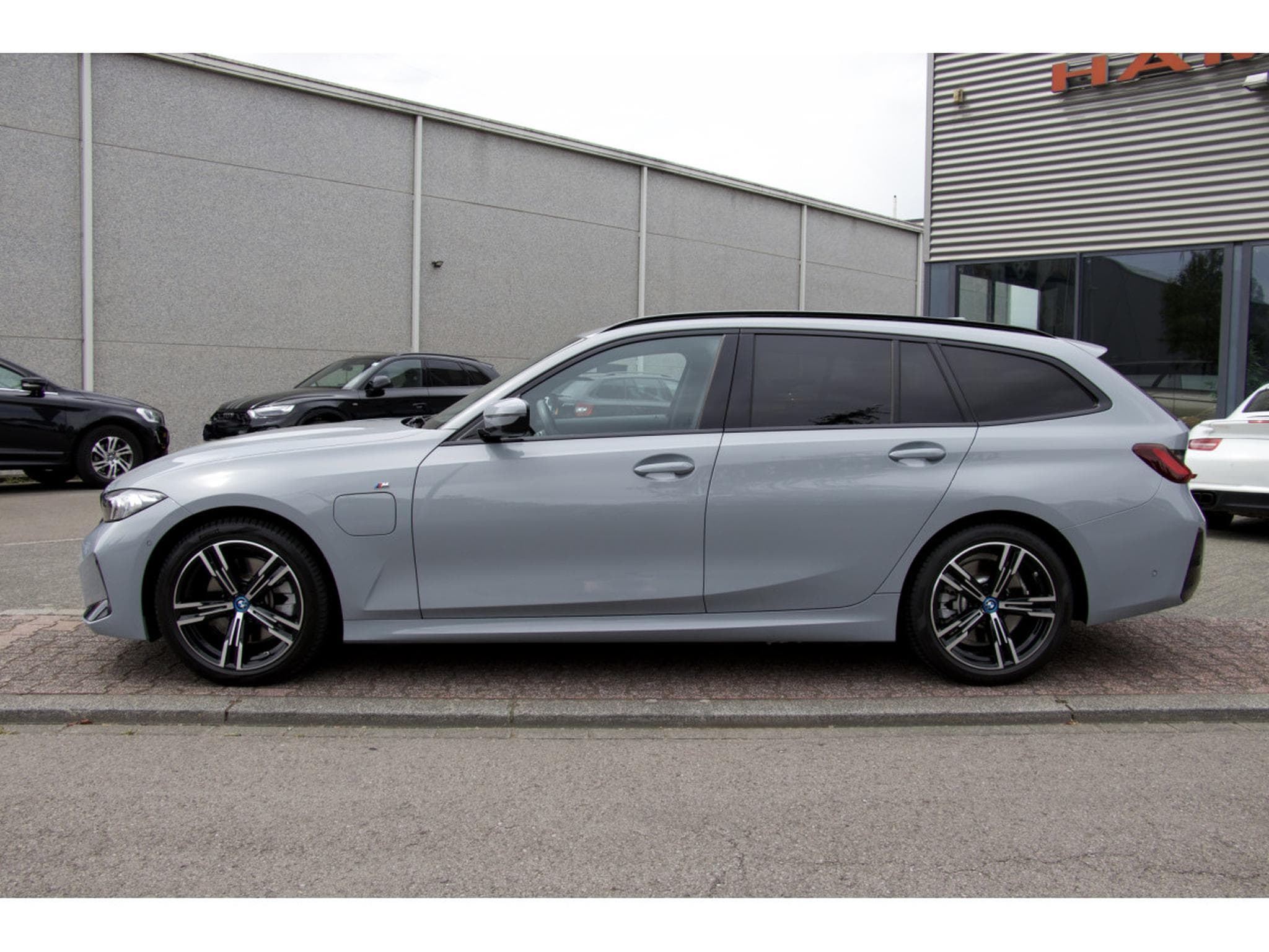 BMW 320 e Touring Aut. pack M Sport ACC (2024) - Foto 2