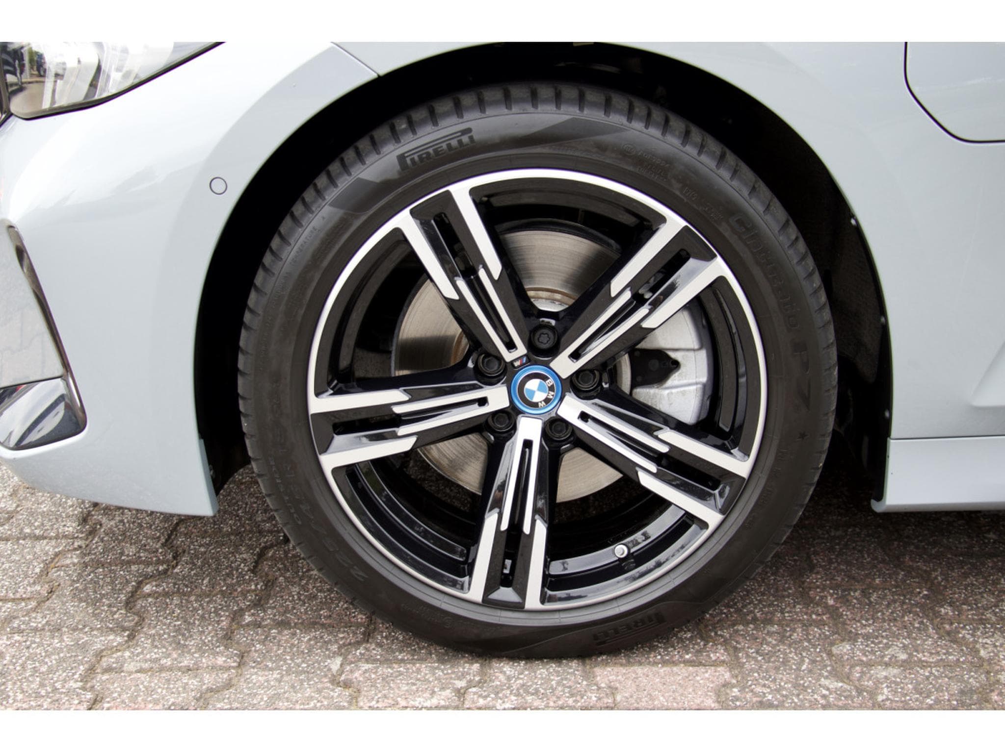 BMW 320 e Touring Aut. pack M Sport ACC (2024) - Foto 5