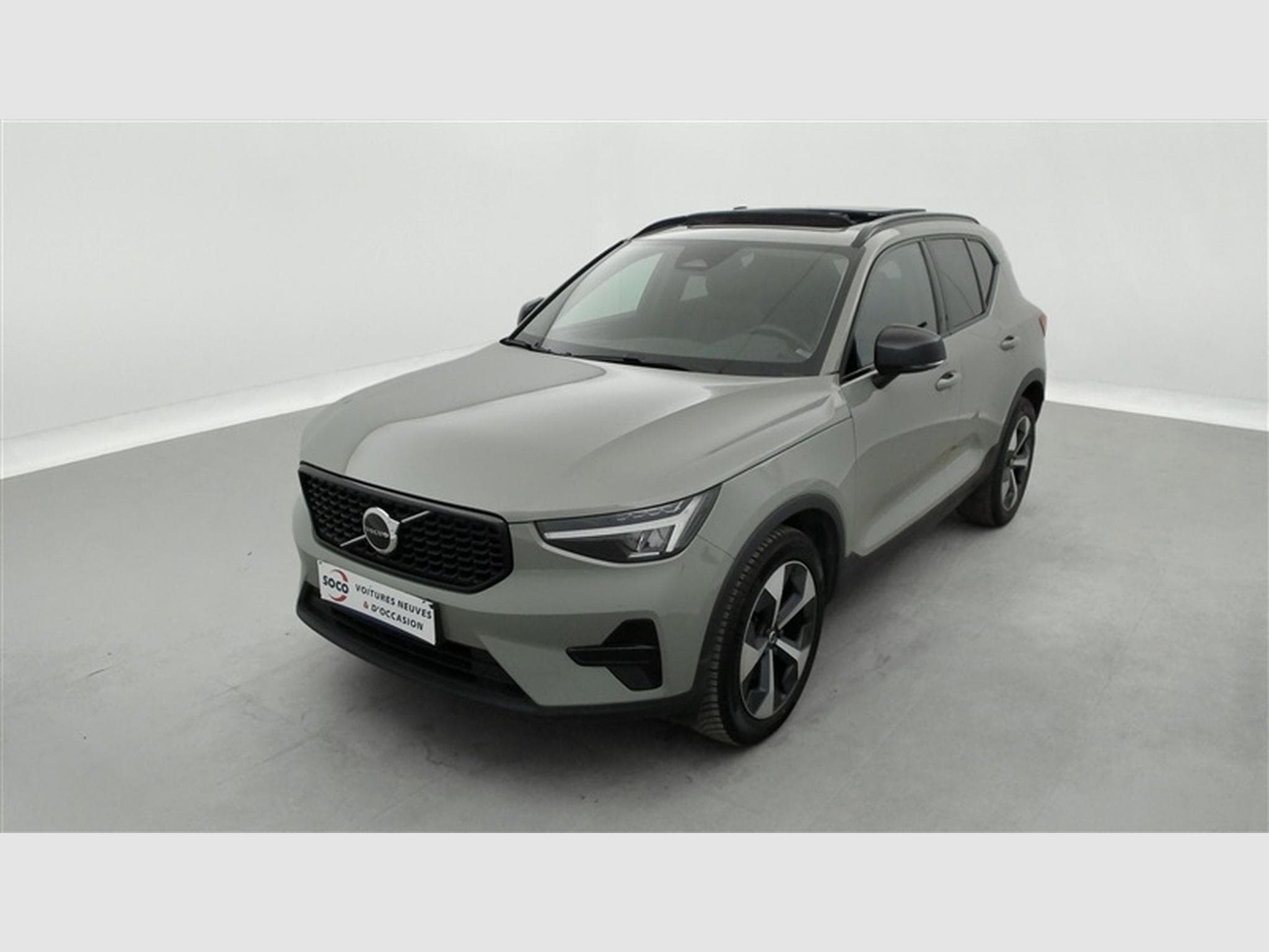 Volvo XC40 2.0 B3 MHEV Ultra Dark Limited Edition DCT (2024) - Photo 1