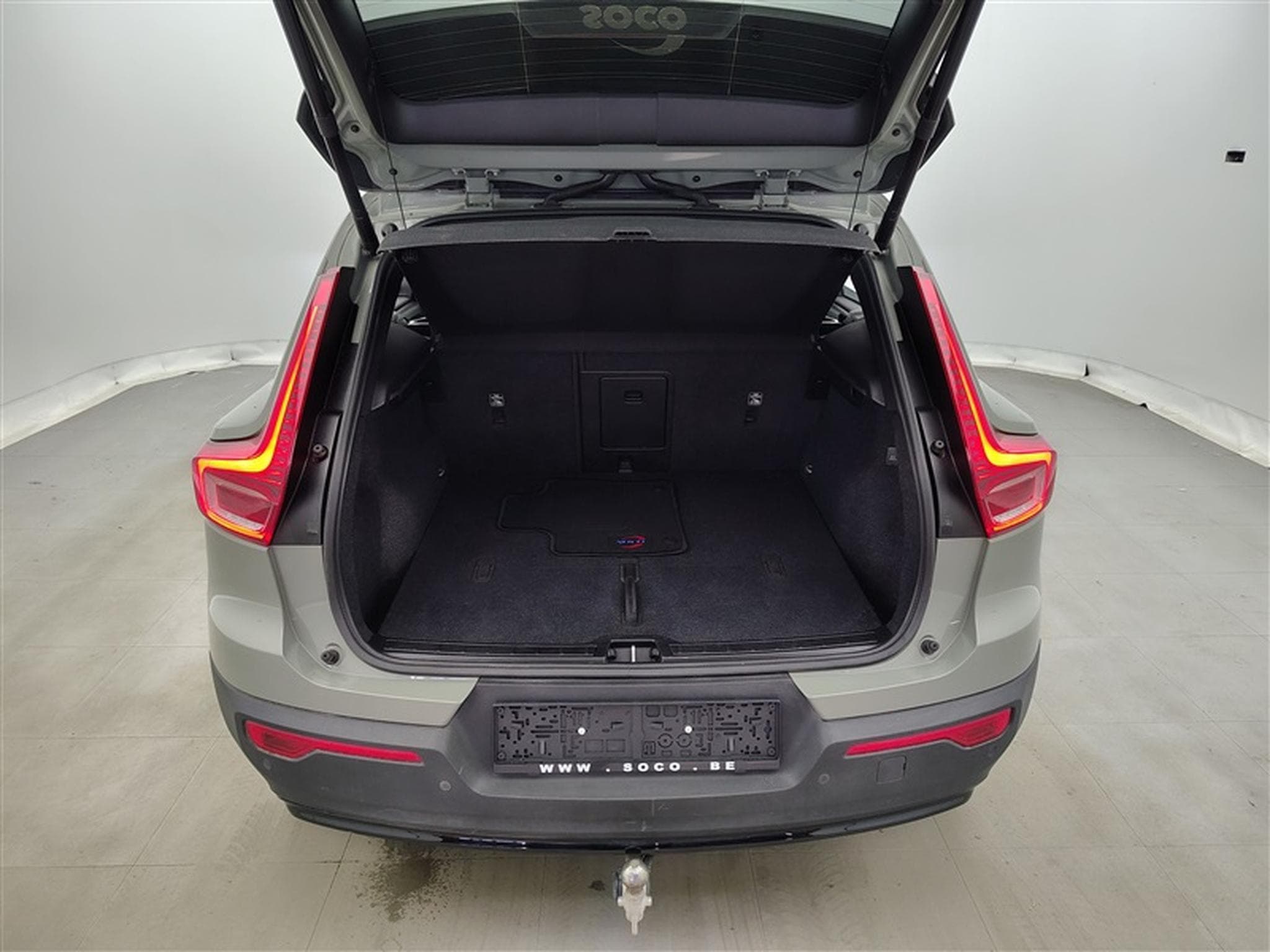 Volvo XC40 2.0 B3 MHEV Ultra Dark Limited Edition DCT (2024) - Photo 14