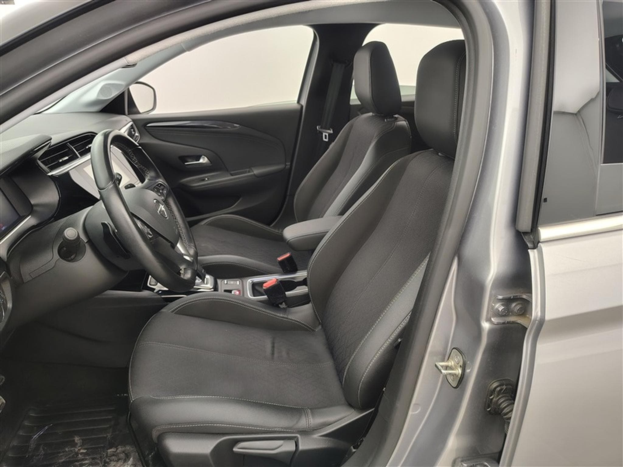 Opel Corsa 1.2 Turbo Elegance AUTO (2022) - Photo 7