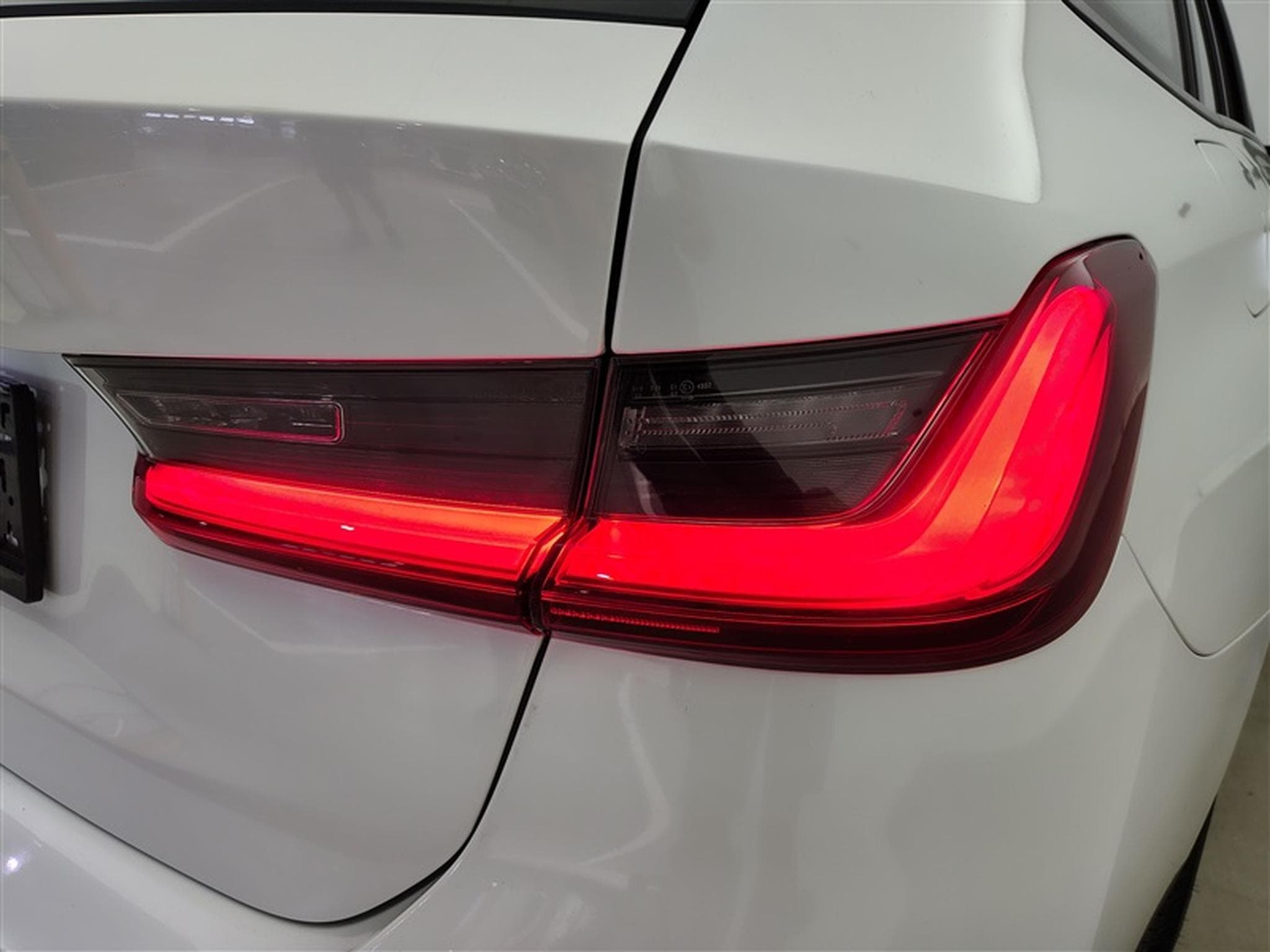 BMW 318 Touring 318i Business NAVI/LED/JA17/PDC (2022) - Photo 16