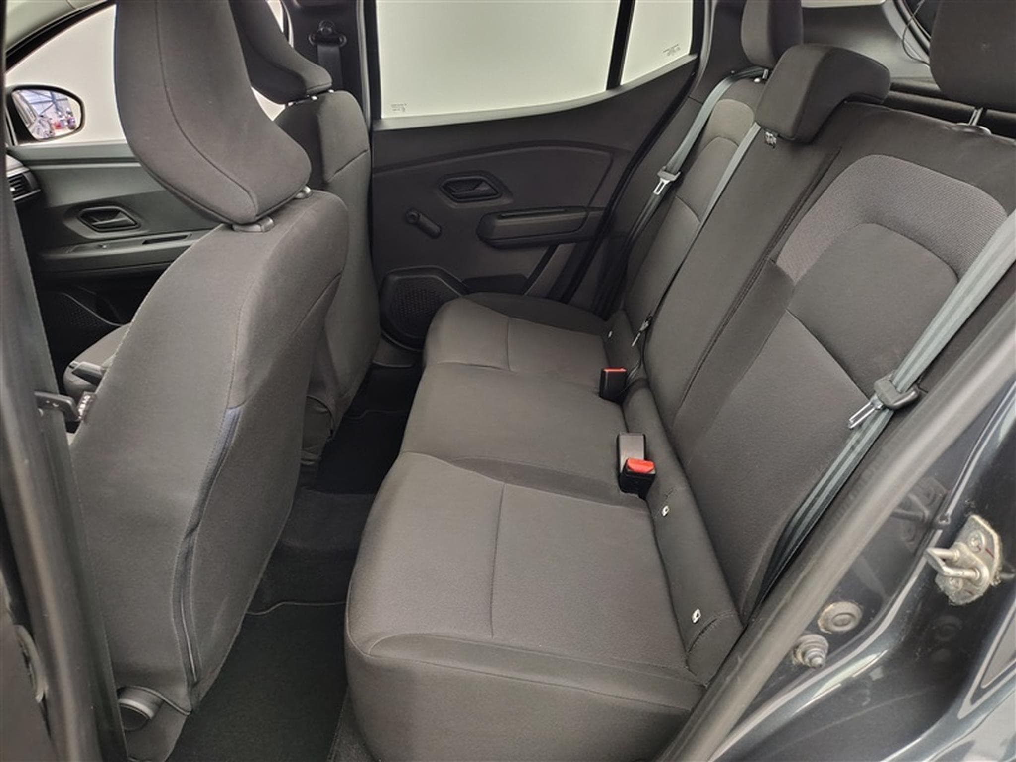 Dacia Sandero 1.0i SCe Comfort CARPLAY / PDC (2023) - Foto 13
