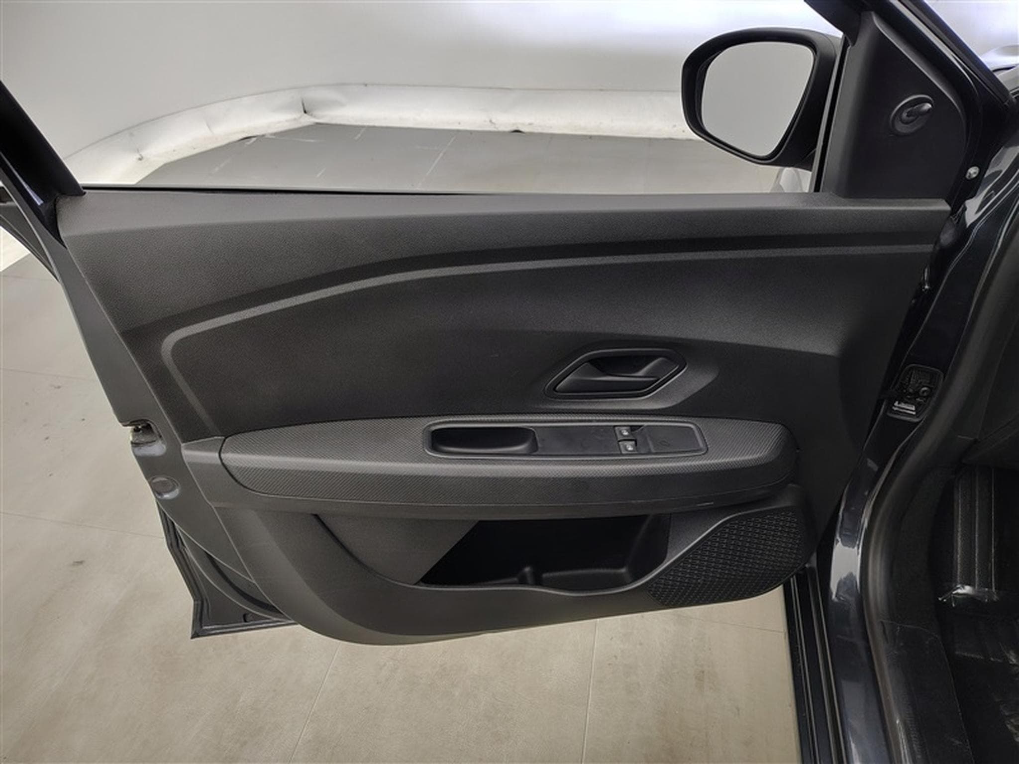 Dacia Sandero 1.0i SCe Comfort CARPLAY / PDC (2023) - Foto 17