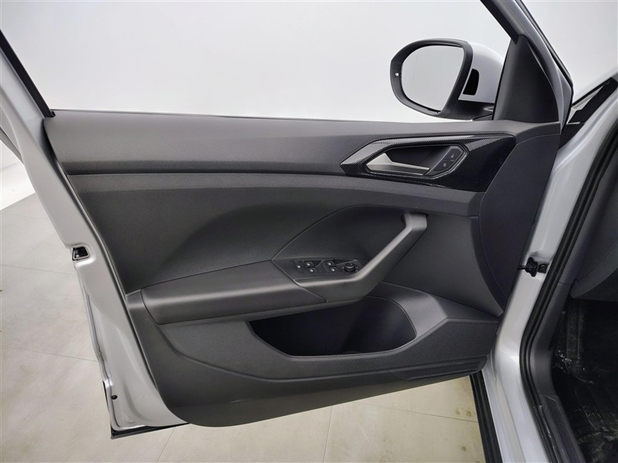 VW T-Cross 1.0 TSI 110cv DSG Life CARPLAY / CAMERA / FULL LED / ALU (2026) - Photo 17