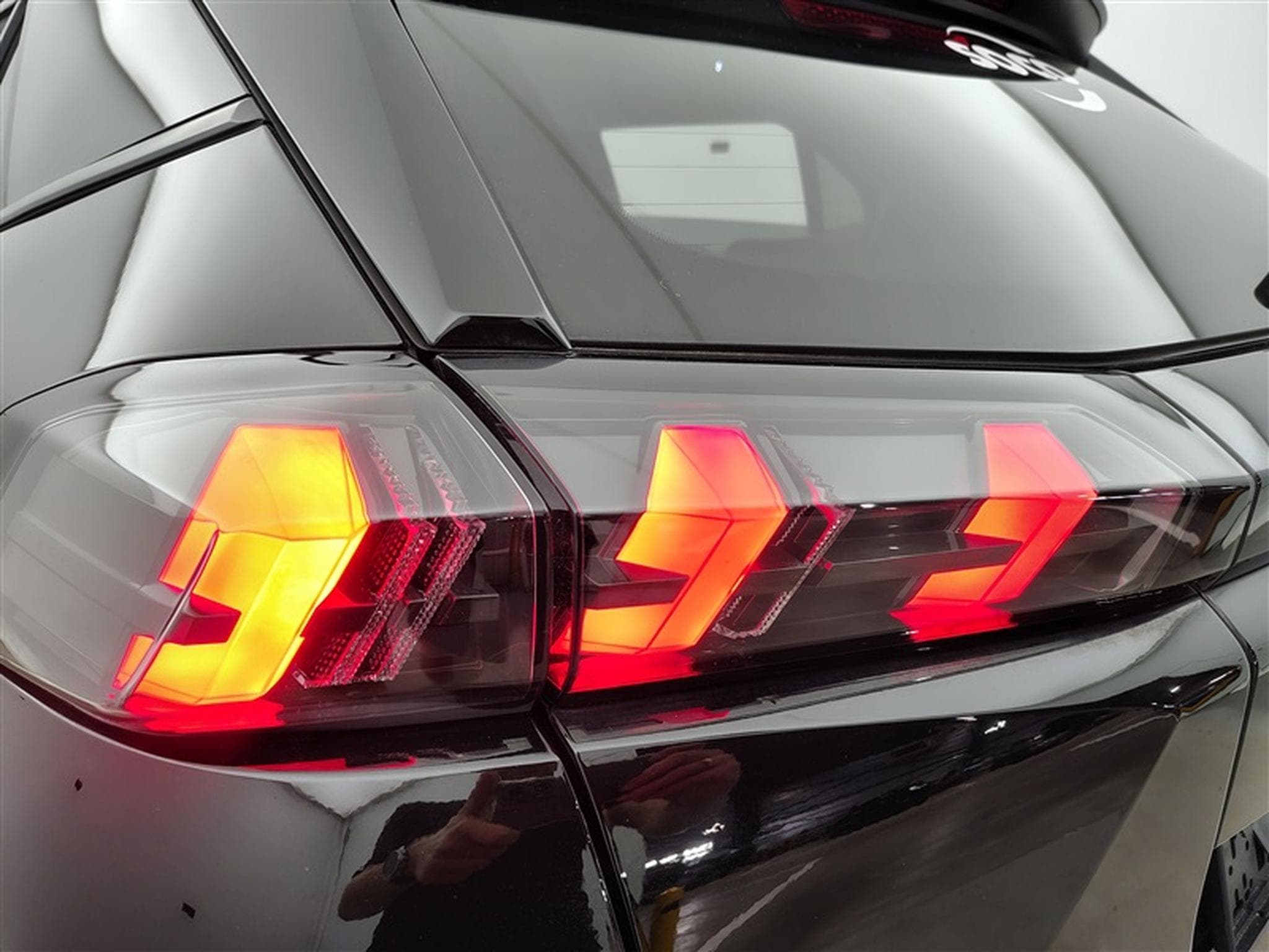 Peugeot 2008 1.2 PureTech Allure Pack S&S (EU6.4) (2022) - Foto 16