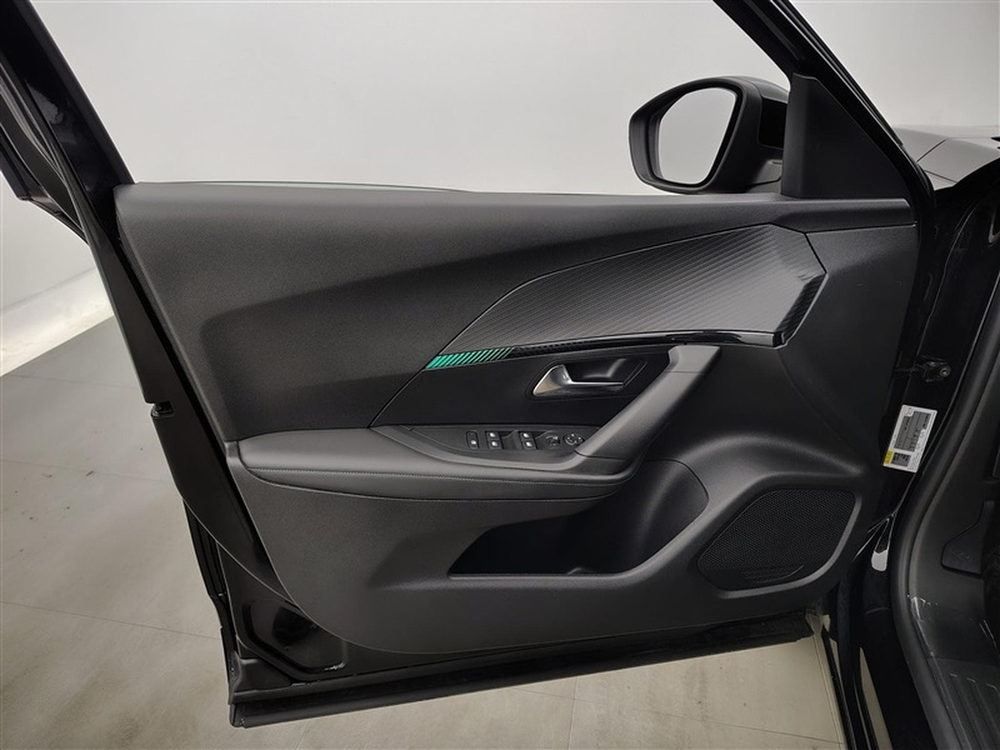 Peugeot 2008 1.2 PureTech Allure Pack S&S (EU6.4) (2022) - Foto 17