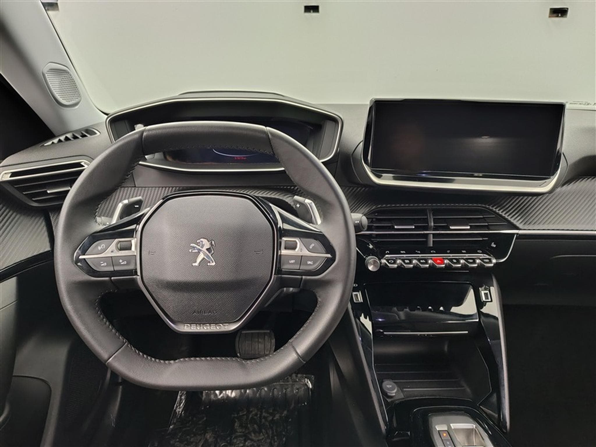 Peugeot 2008 1.2 PureTech Allure Pack S&S (EU6.4) (2022) - Foto 9