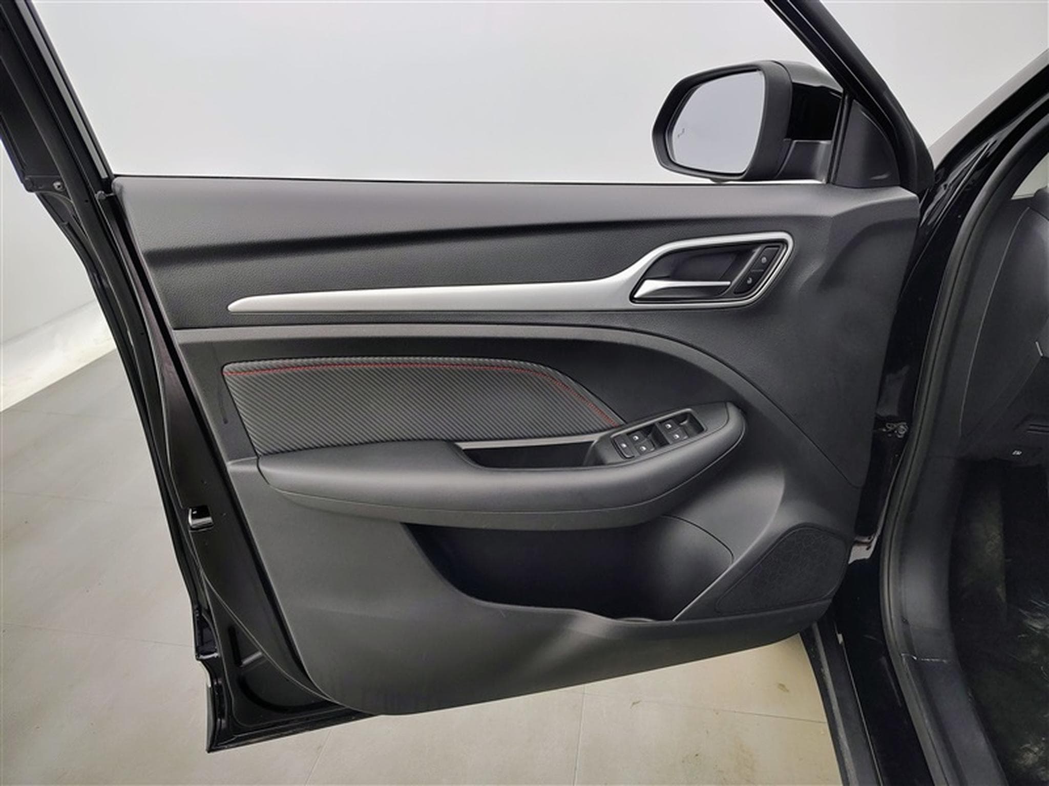 MG ZS Luxury 1.0* NAVI/CARPLAY/CUIR/FULL LED/T.PANO/CAM360** (2024) - Photo 17