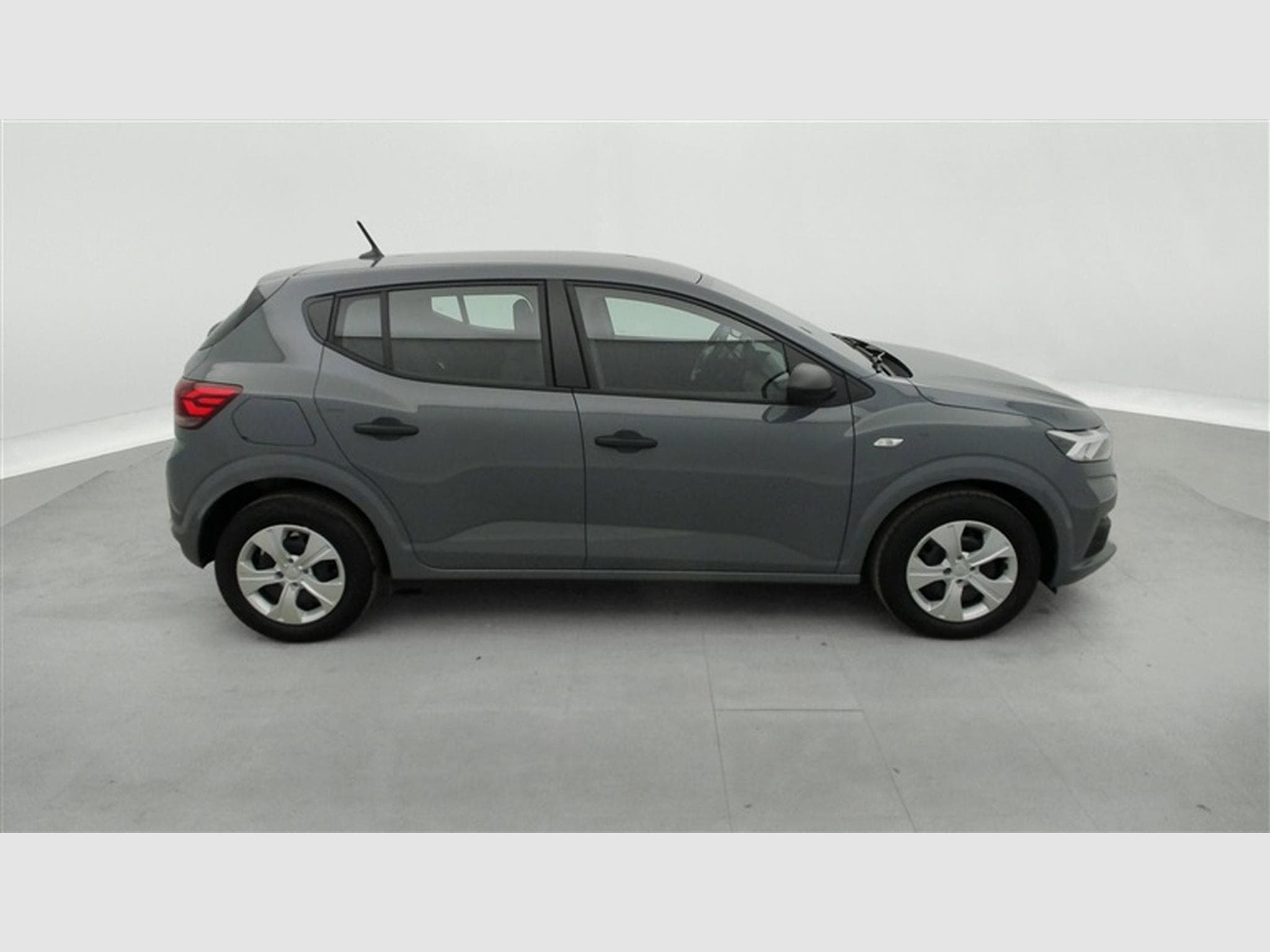 Dacia Sandero 1.0 TCe Essential (2025) - Photo 24