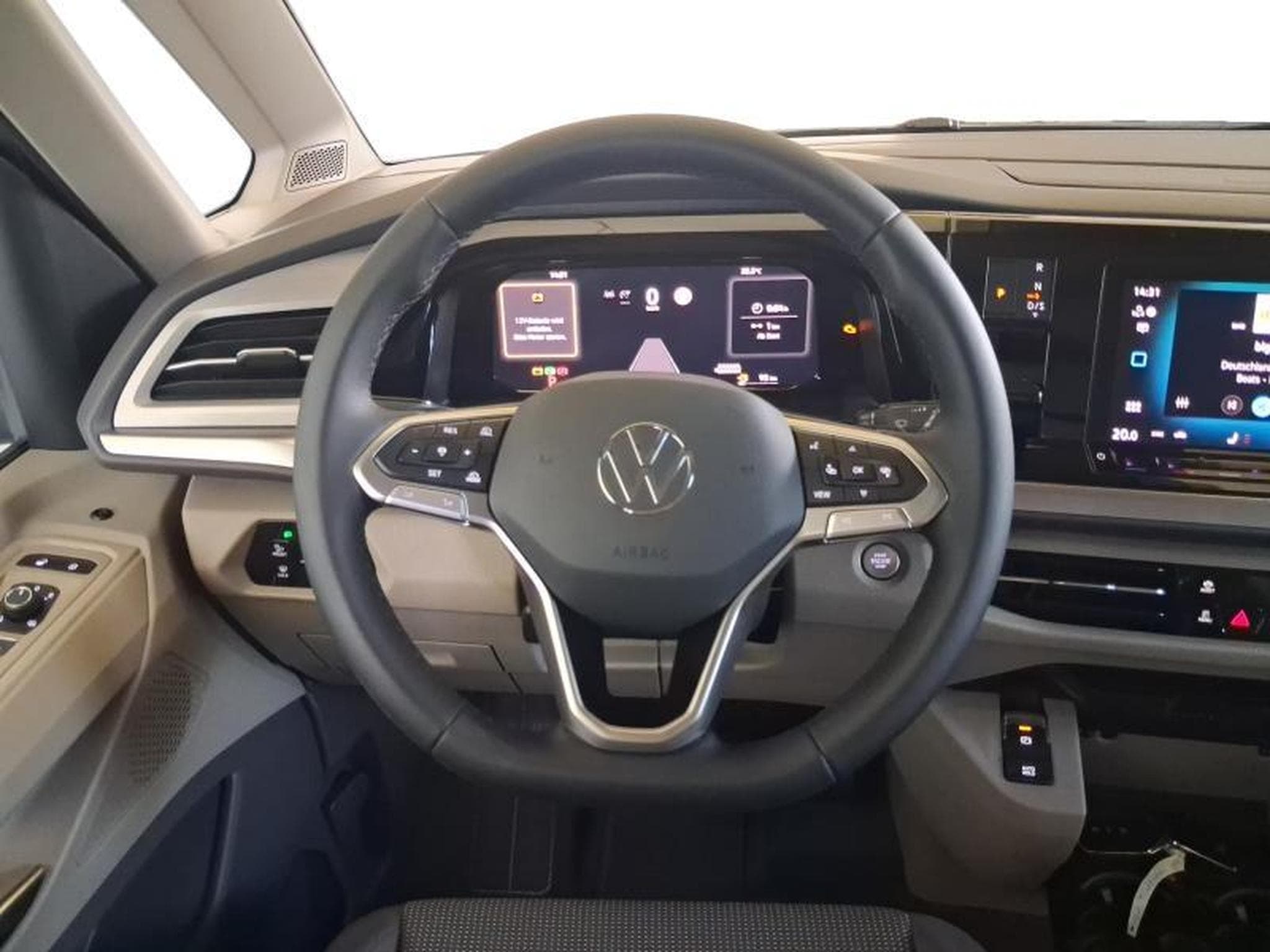 VW T7 Life LONG (2026) - Photo 8