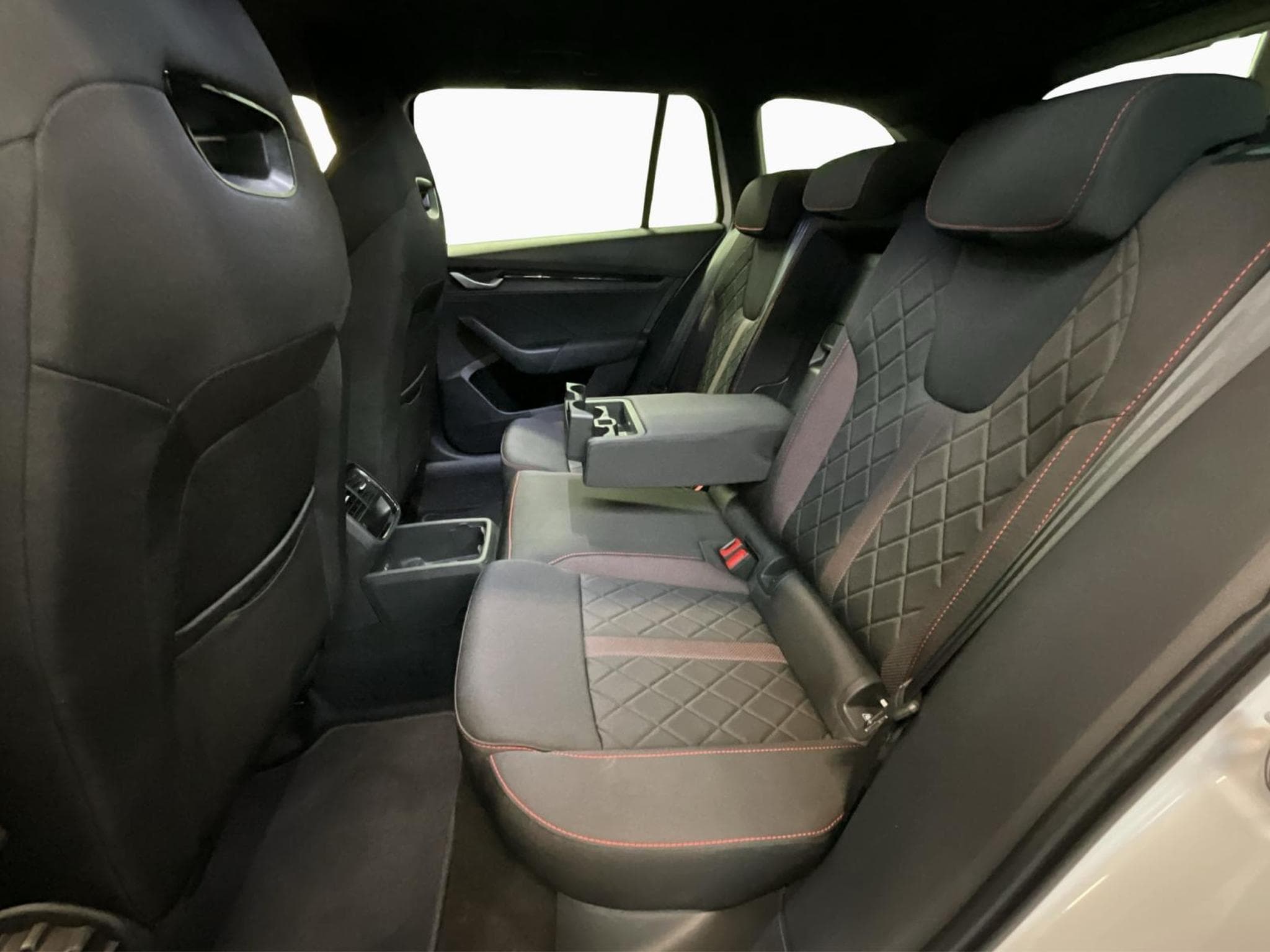 Skoda Octavia Combi+RS+DSG+LED+Navi (2024) - Photo 15