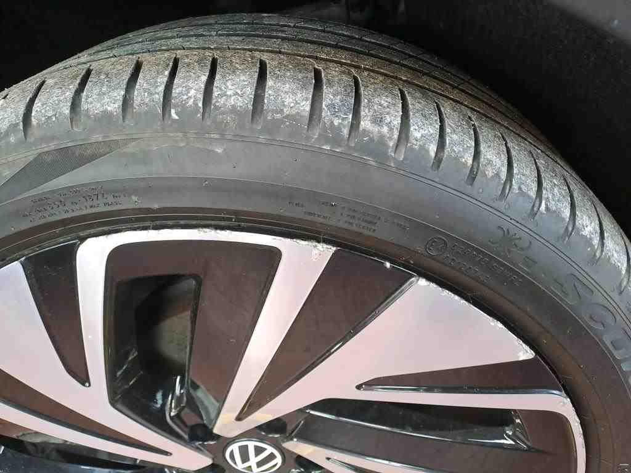 VW ID.4 Standard (2023) - Foto 13
