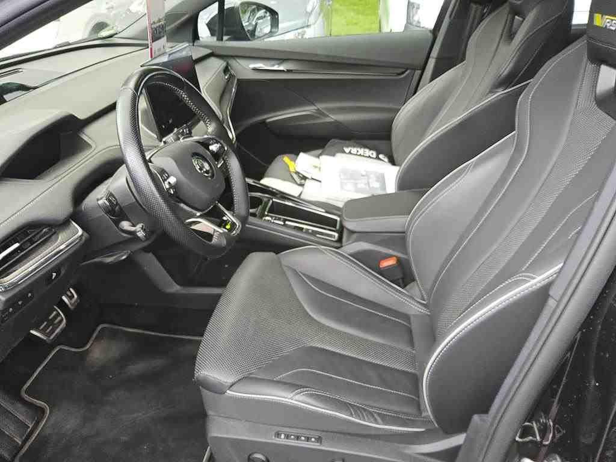 Skoda Enyaq IV RS (2023) - Foto 10