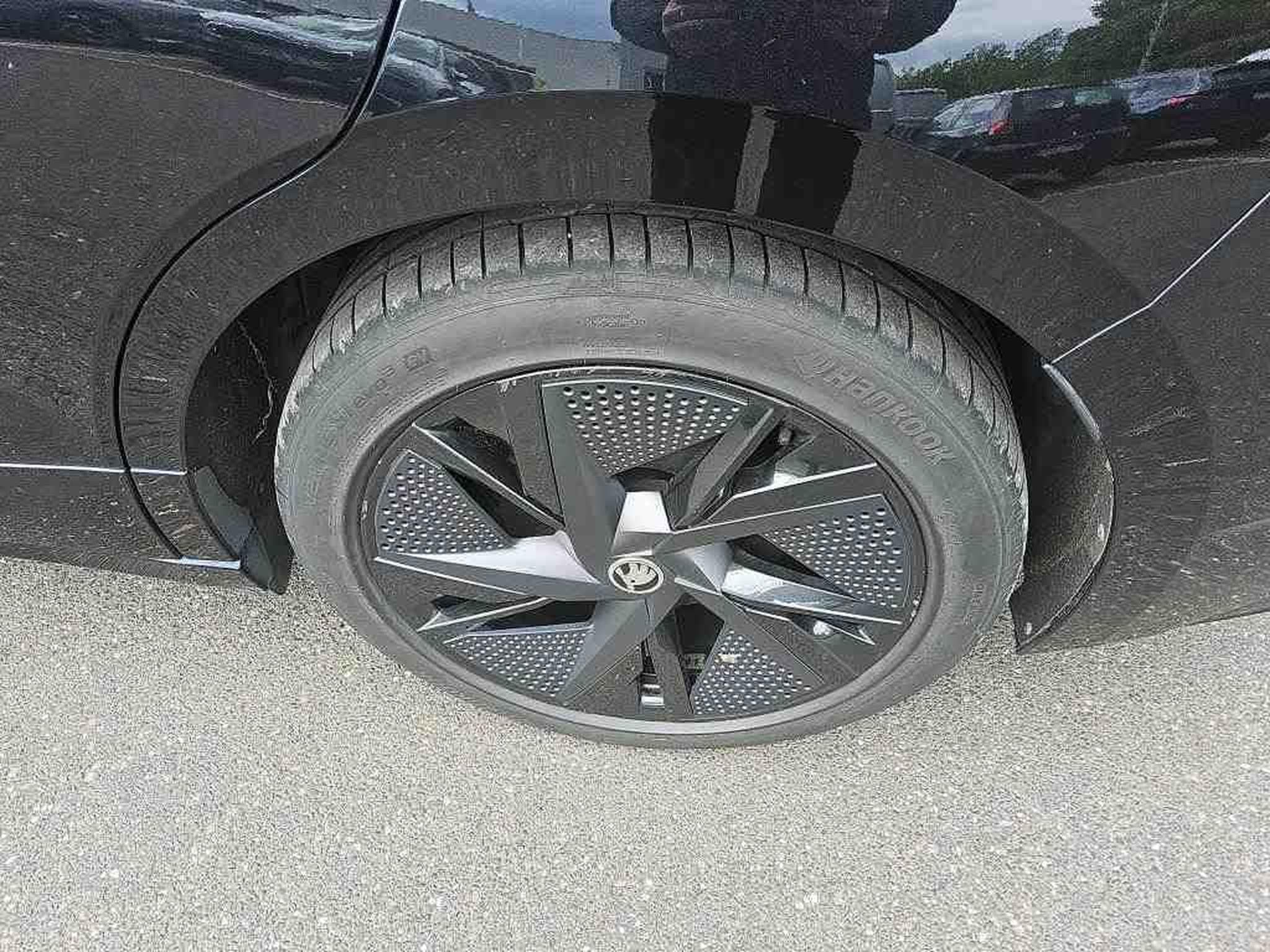 Skoda Enyaq IV RS (2023) - Foto 15
