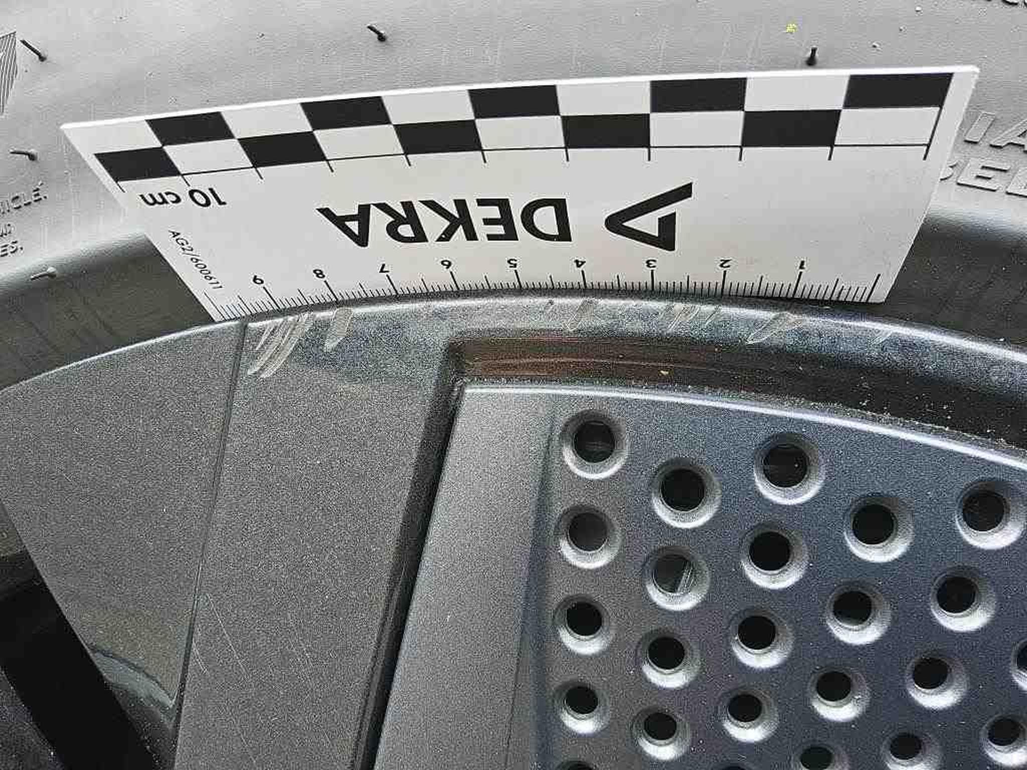 Skoda Enyaq IV RS (2023) - Foto 17