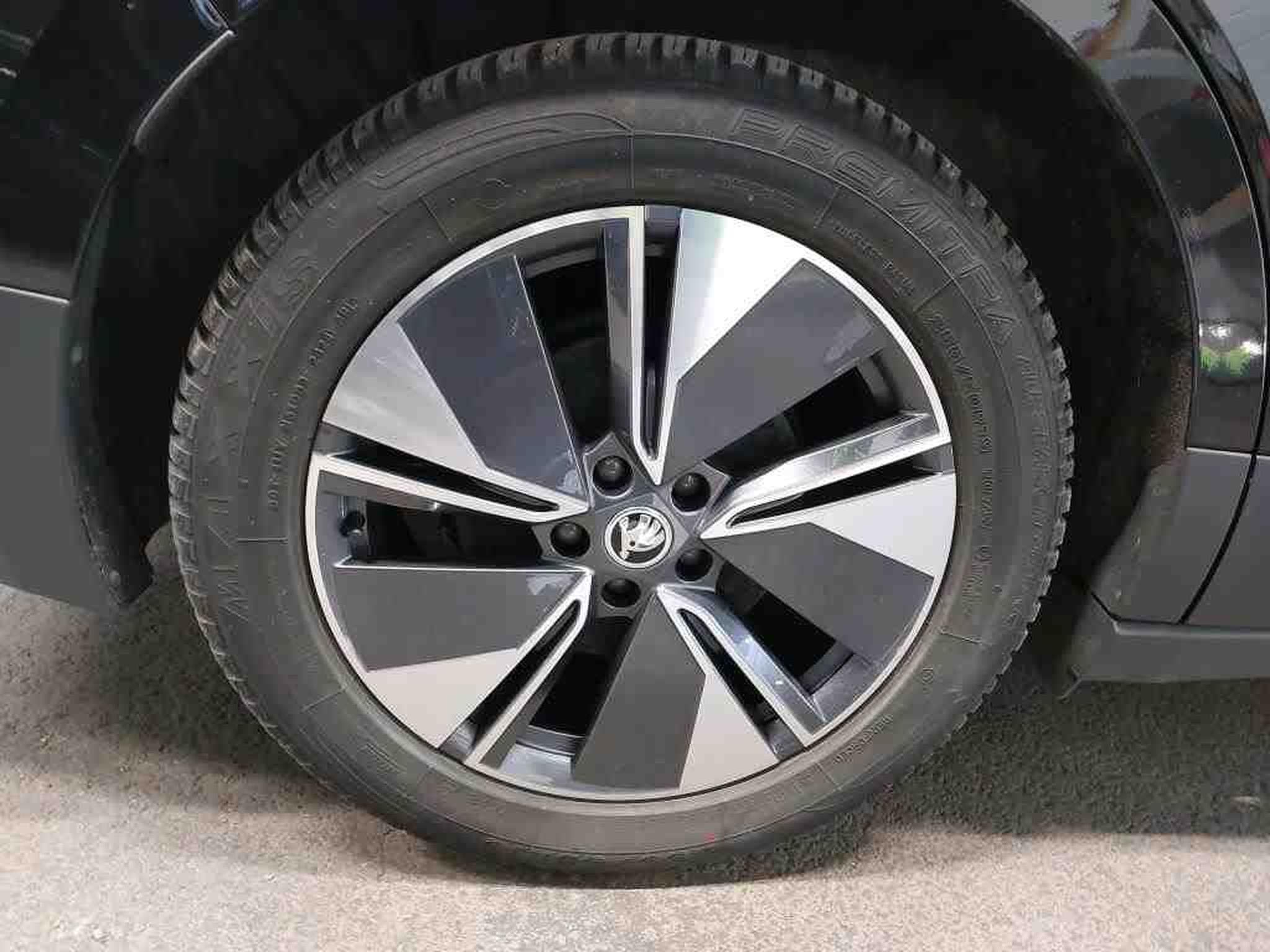 Skoda Enyaq 85X AWD (2025) - Foto 12
