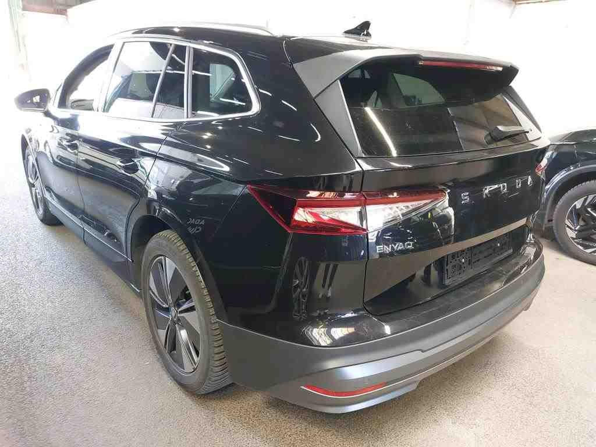 Skoda Enyaq 85X AWD (2025) - Foto 6