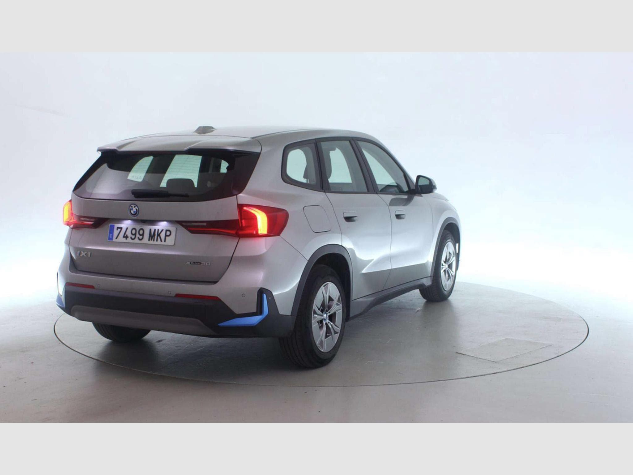 Bmw iX1 xDrive30 (2023) - Foto 4