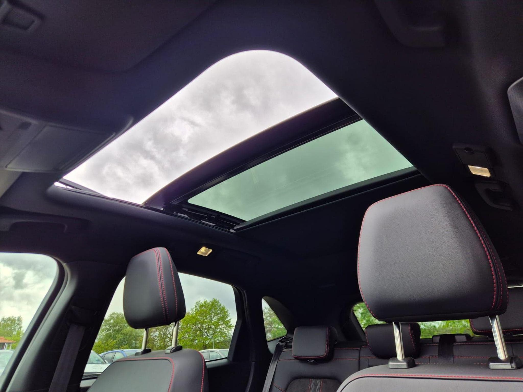 Ford Kuga ST-Line (2026) - Foto 10