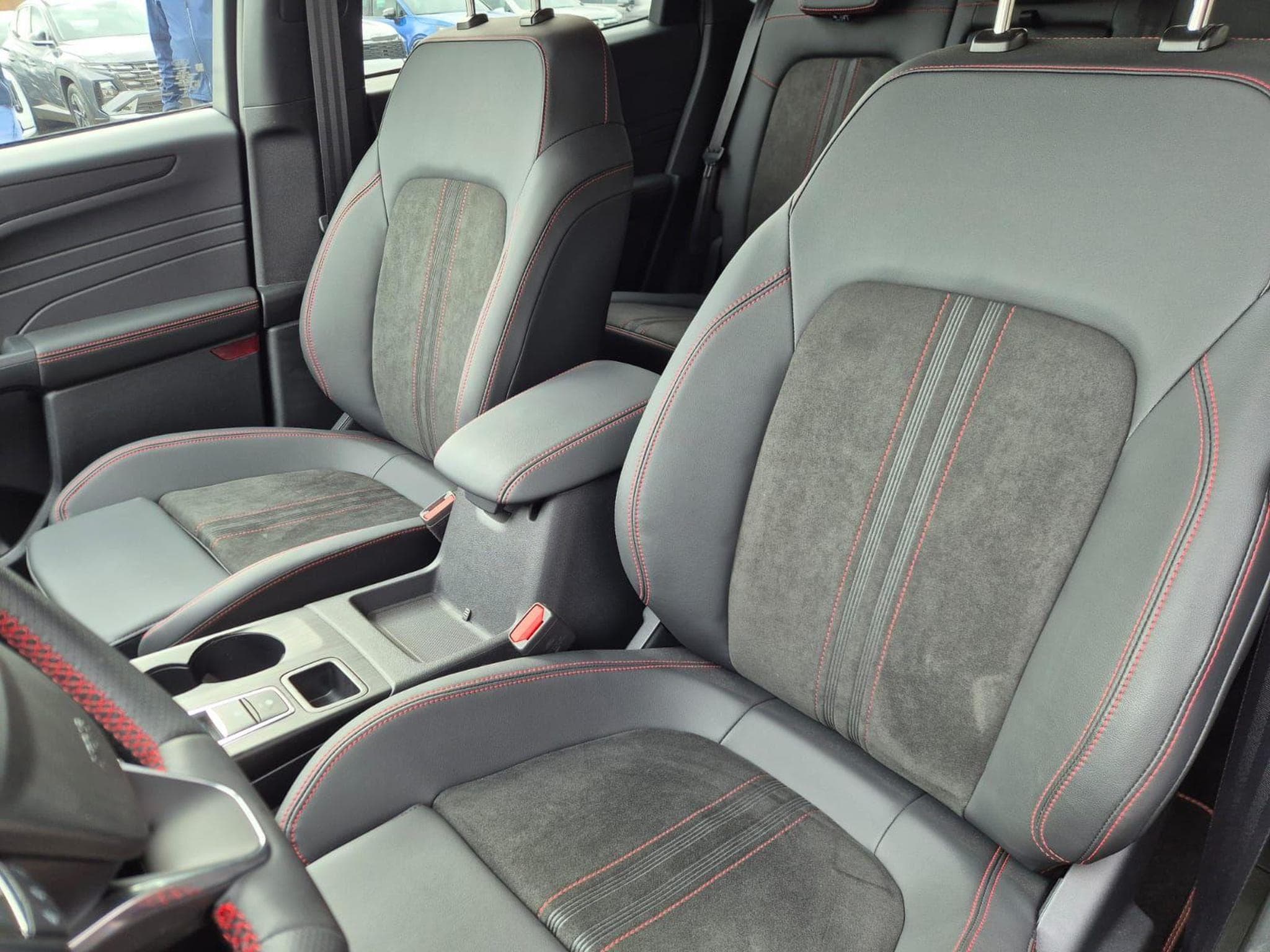 Ford Kuga ST-Line (2026) - Foto 18