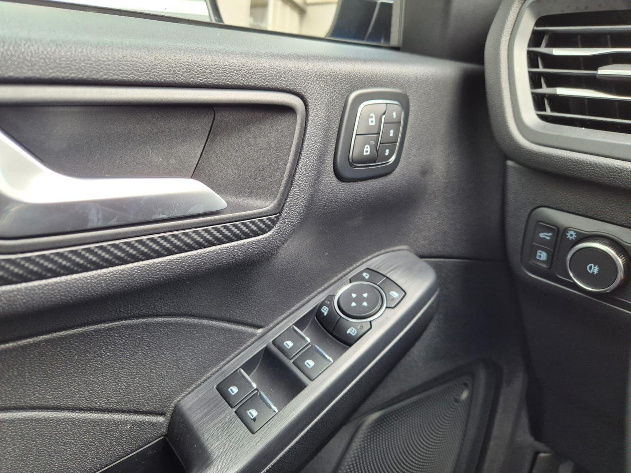 Ford Kuga ST-Line (2026) - Foto 20