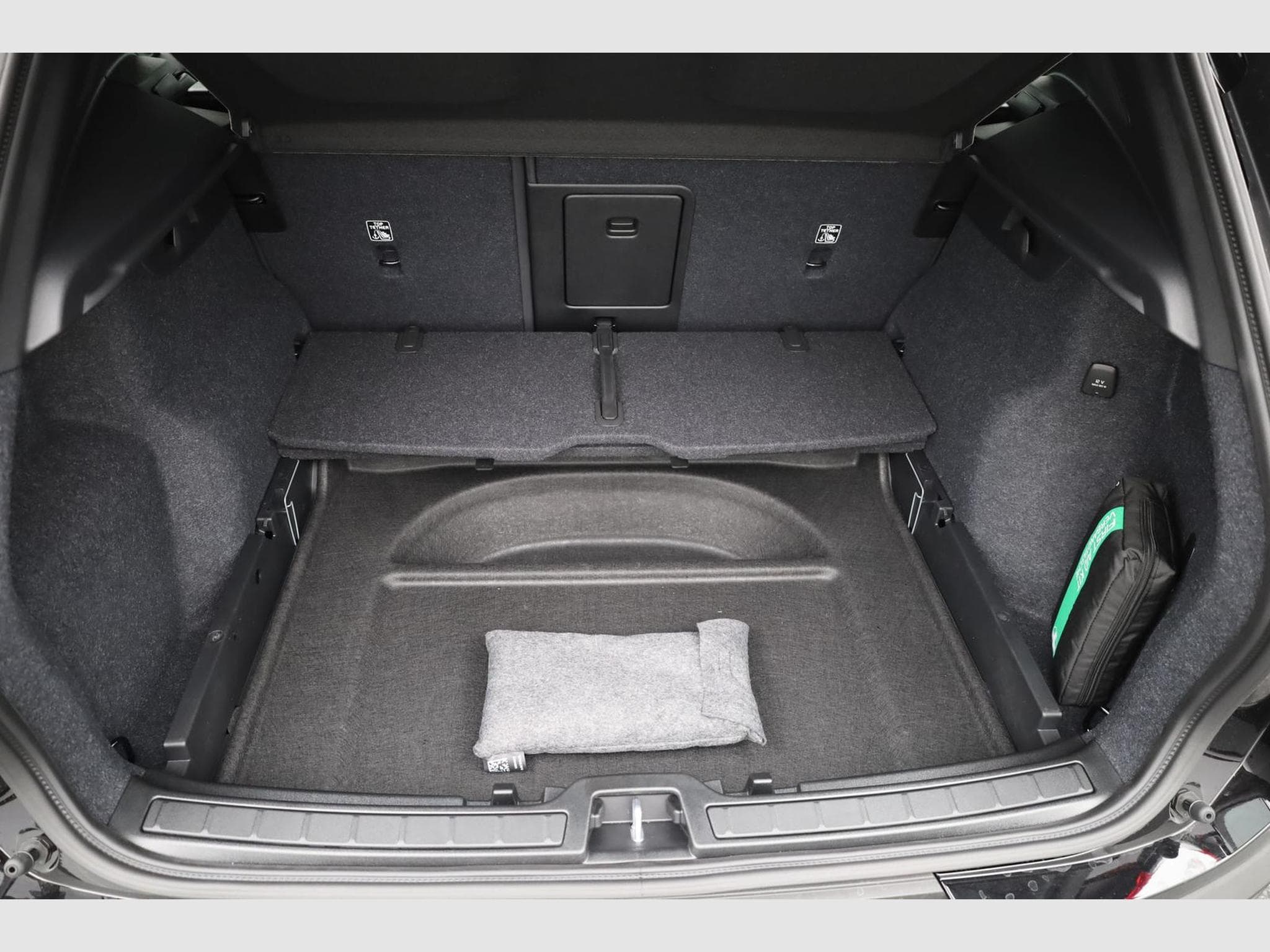Volvo XC40 Black Edition Plus (2026) - Foto 10