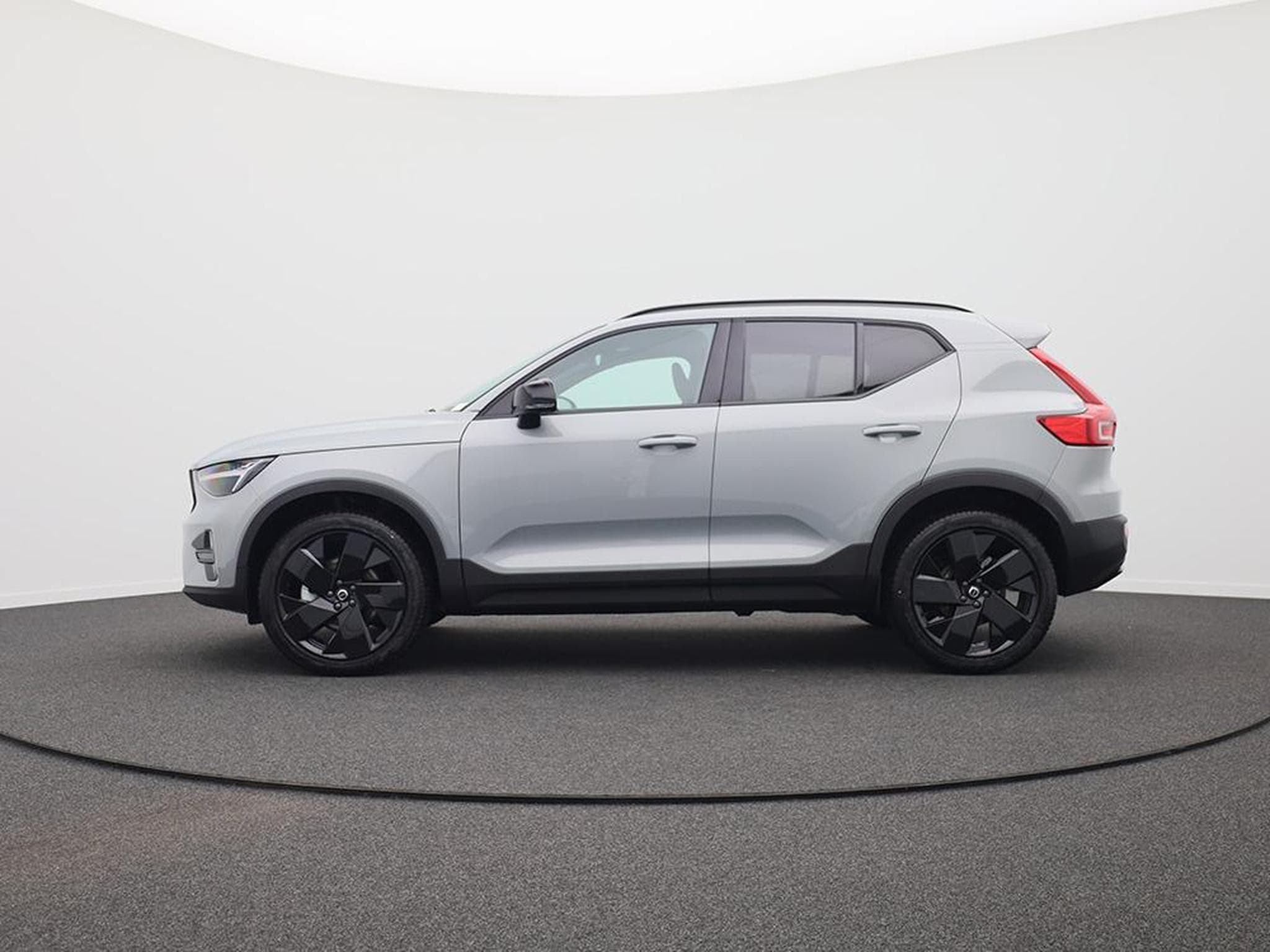 Volvo XC40 Black Edition Plus (2026) - Foto 2