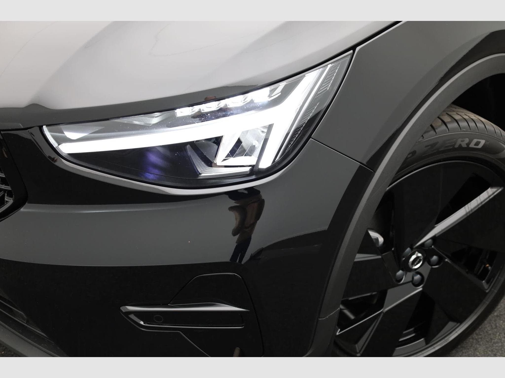 Volvo XC40 Black Edition Plus (2026) - Foto 11