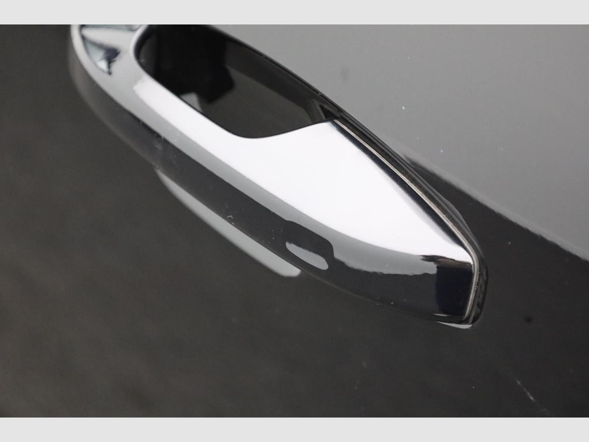 Volvo XC40 Black Edition Plus (2026) - Foto 13