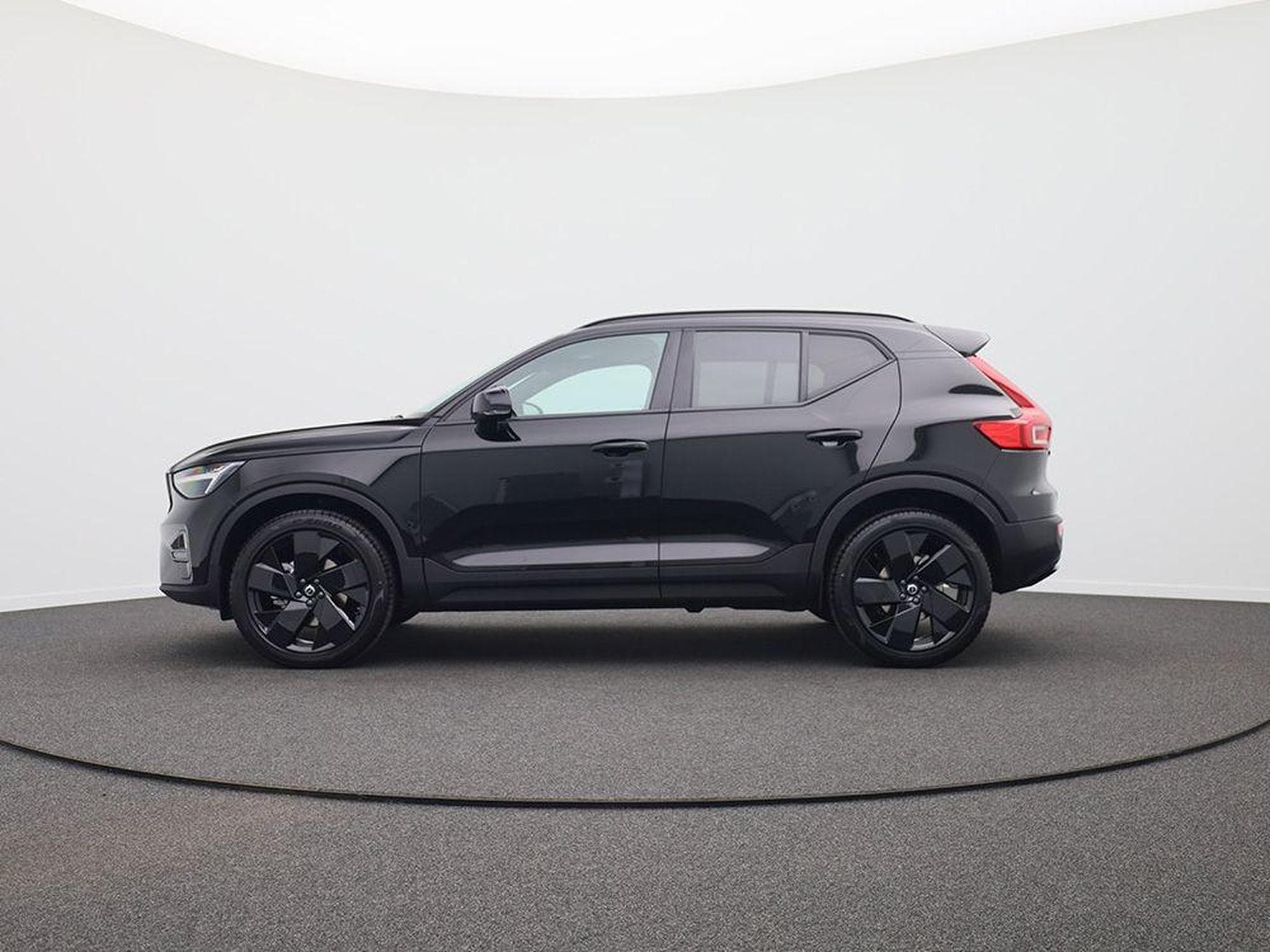 Volvo XC40 Black Edition Plus (2026) - Foto 2
