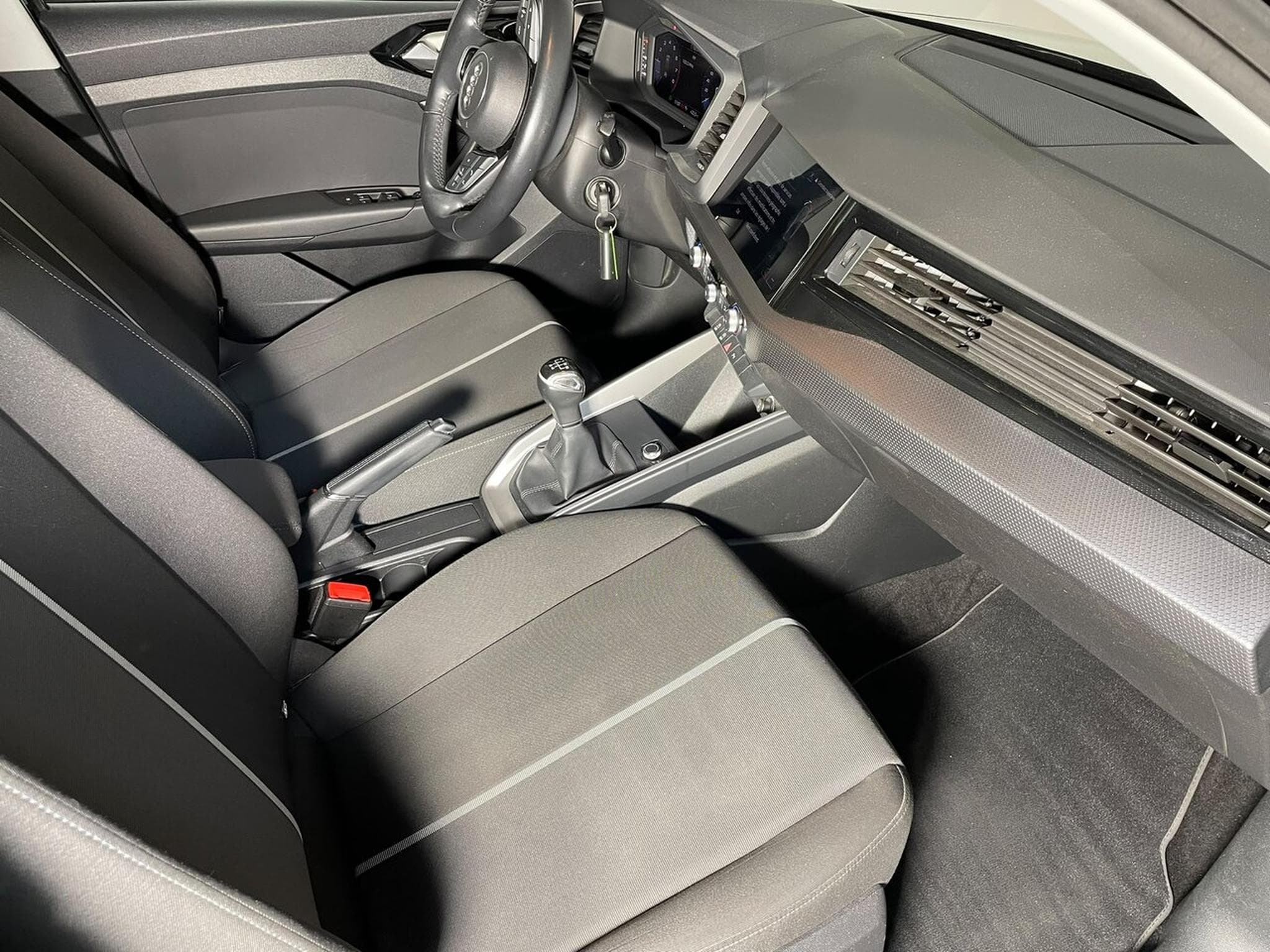Audi A1 SPORTBACK 25 TFSI 95 BUSINESS GPS (2019) - Photo 8