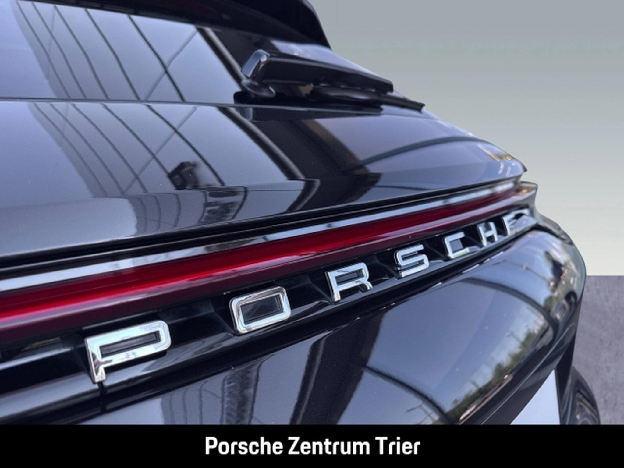 Porsche Panamera E-Hybrid Sport Turismo (2023) - Photo 13