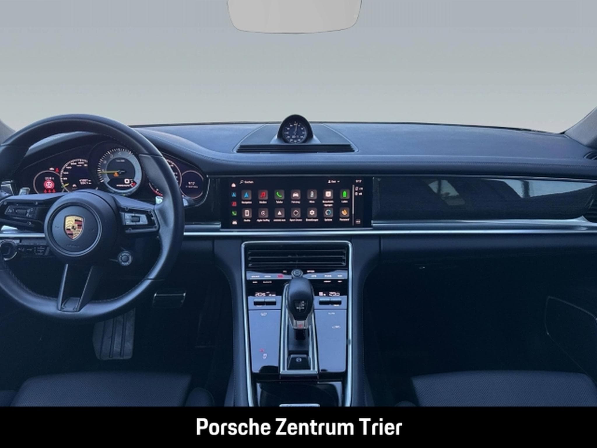 Porsche Panamera E-Hybrid Sport Turismo (2023) - Photo 14