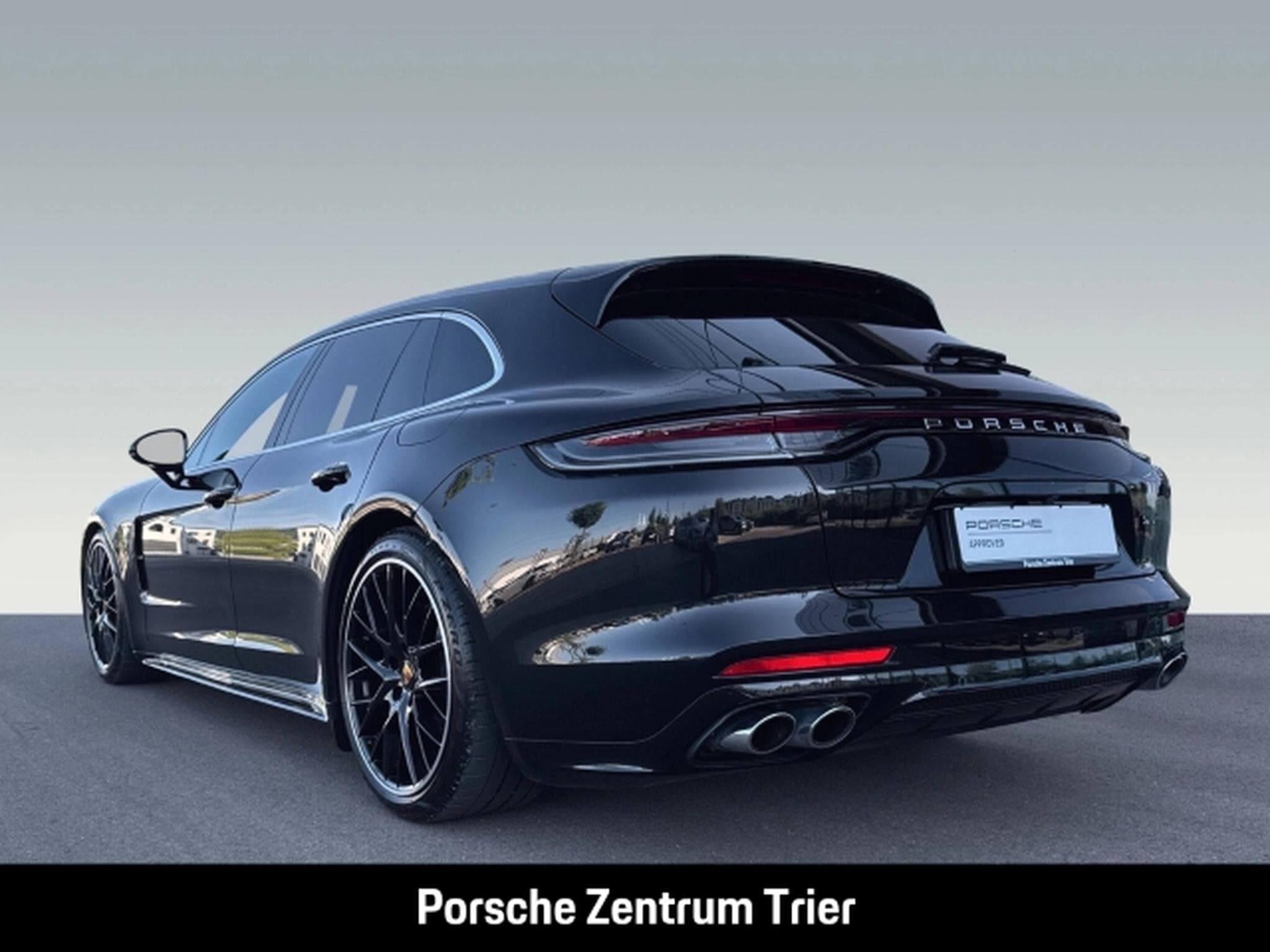 Porsche Panamera E-Hybrid Sport Turismo (2023) - Photo 3