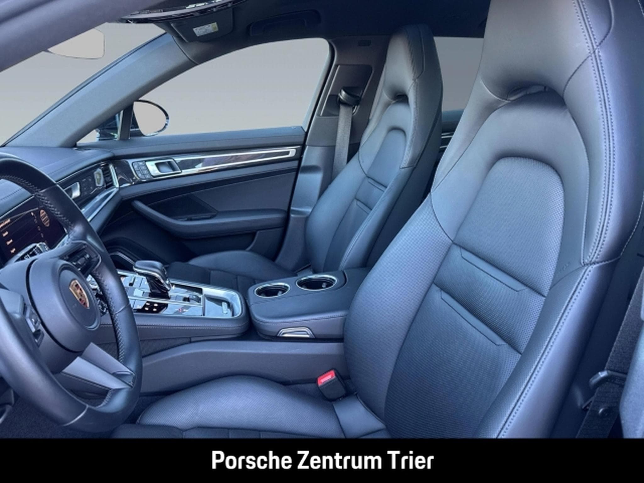 Porsche Panamera E-Hybrid Sport Turismo (2023) - Photo 5