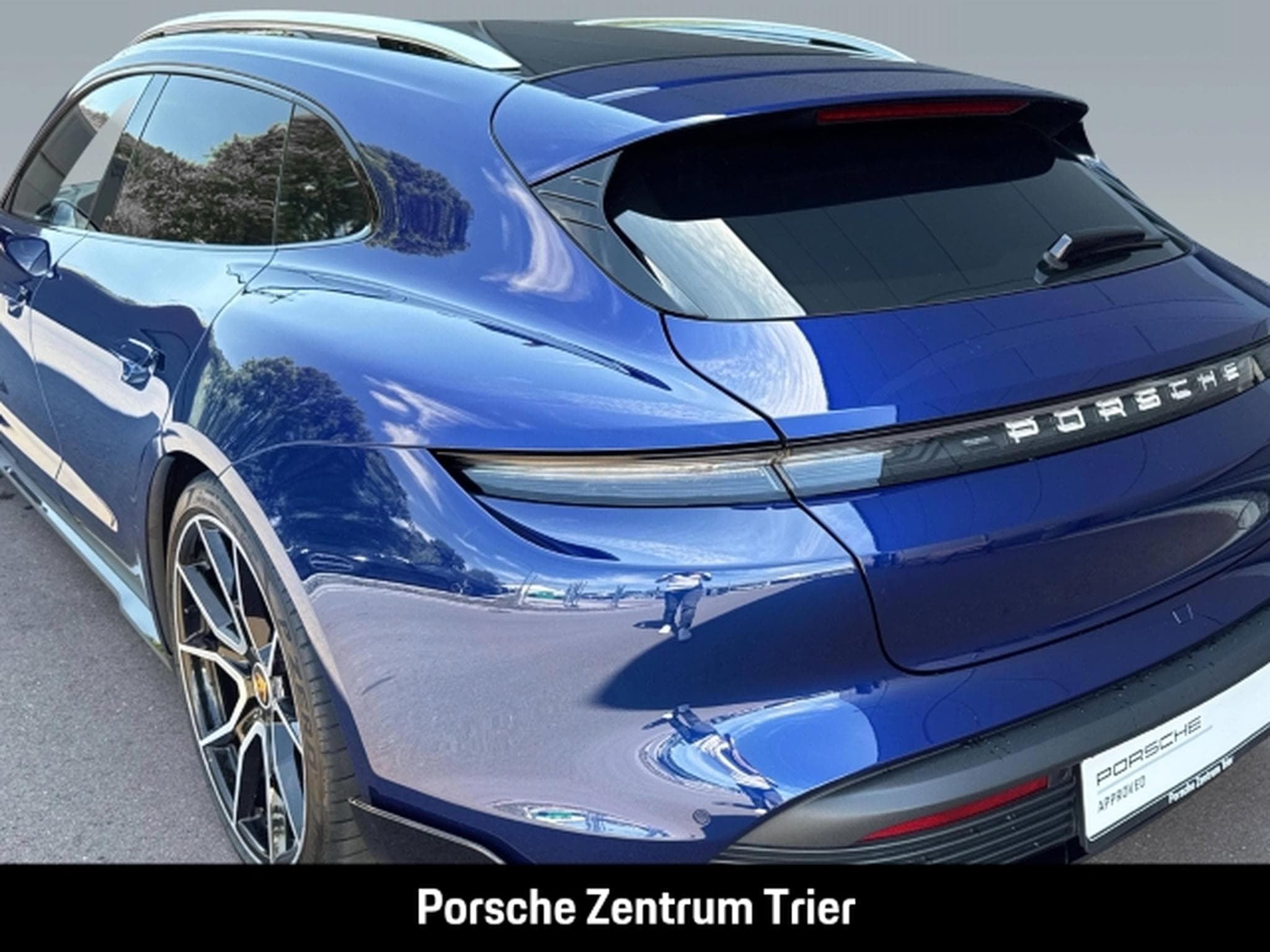Porsche Taycan Sport Turismo (2023) - Photo 10