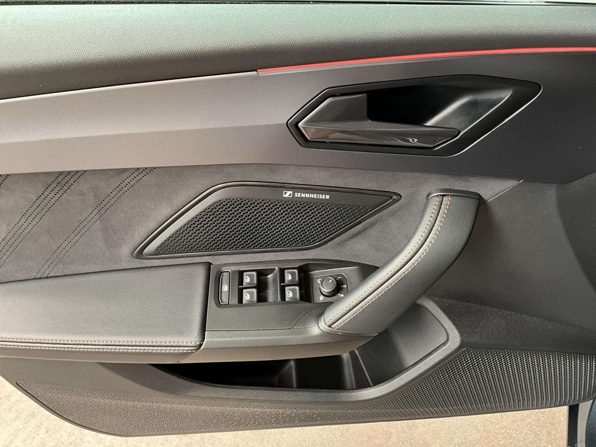 Cupra Leon DSG+Dinamica+Pure-Perf.+Int.-Drive+RearView (2025) - Photo 14
