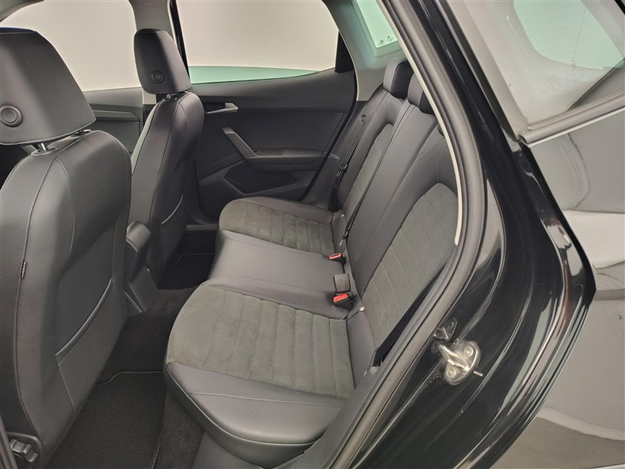 Seat Arona 1.0 TSI Move! Navi DSG (2022) - Photo 13