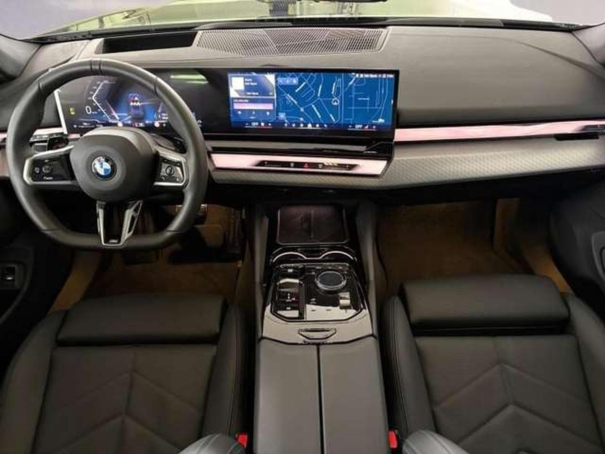 BMW 520 d M Sportpaket Head-Up HK HiFi DAB LED RFK (2025) - Foto 7