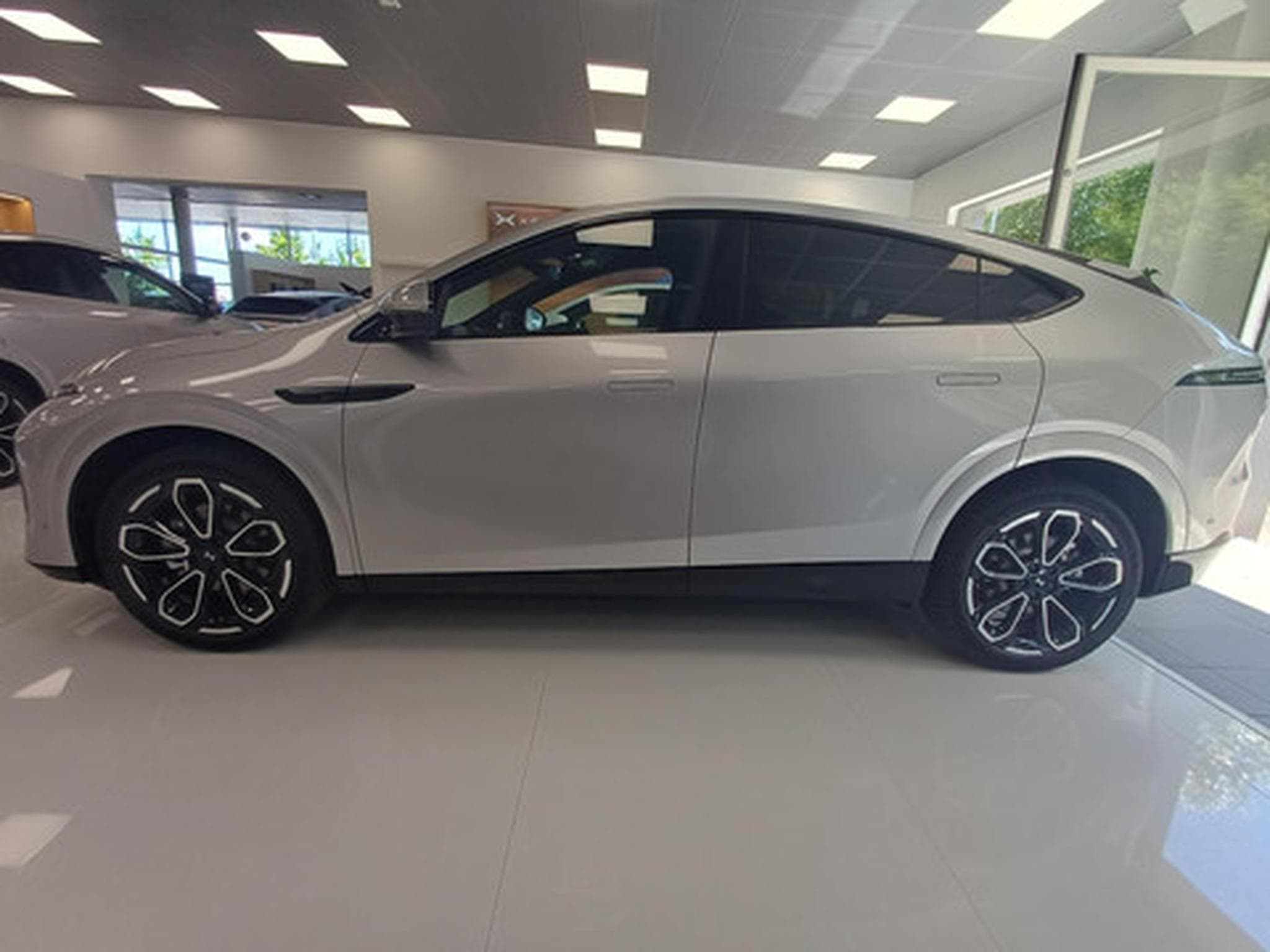 Xpeng G6 BEV 69KWH Standard Range RWD (2026) - Foto 4