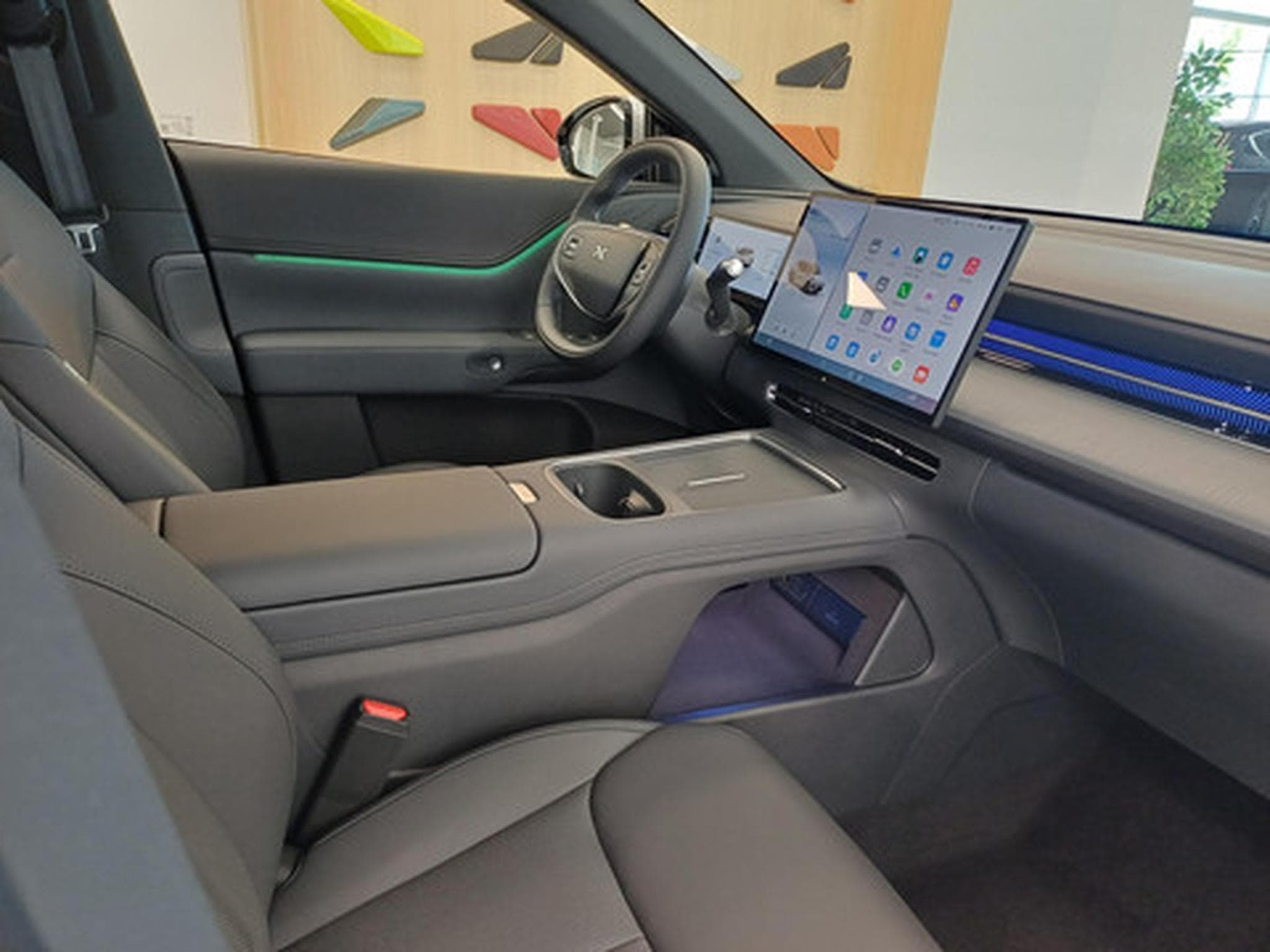 Xpeng G6 BEV 69KWH Standard Range RWD (2026) - Foto 9
