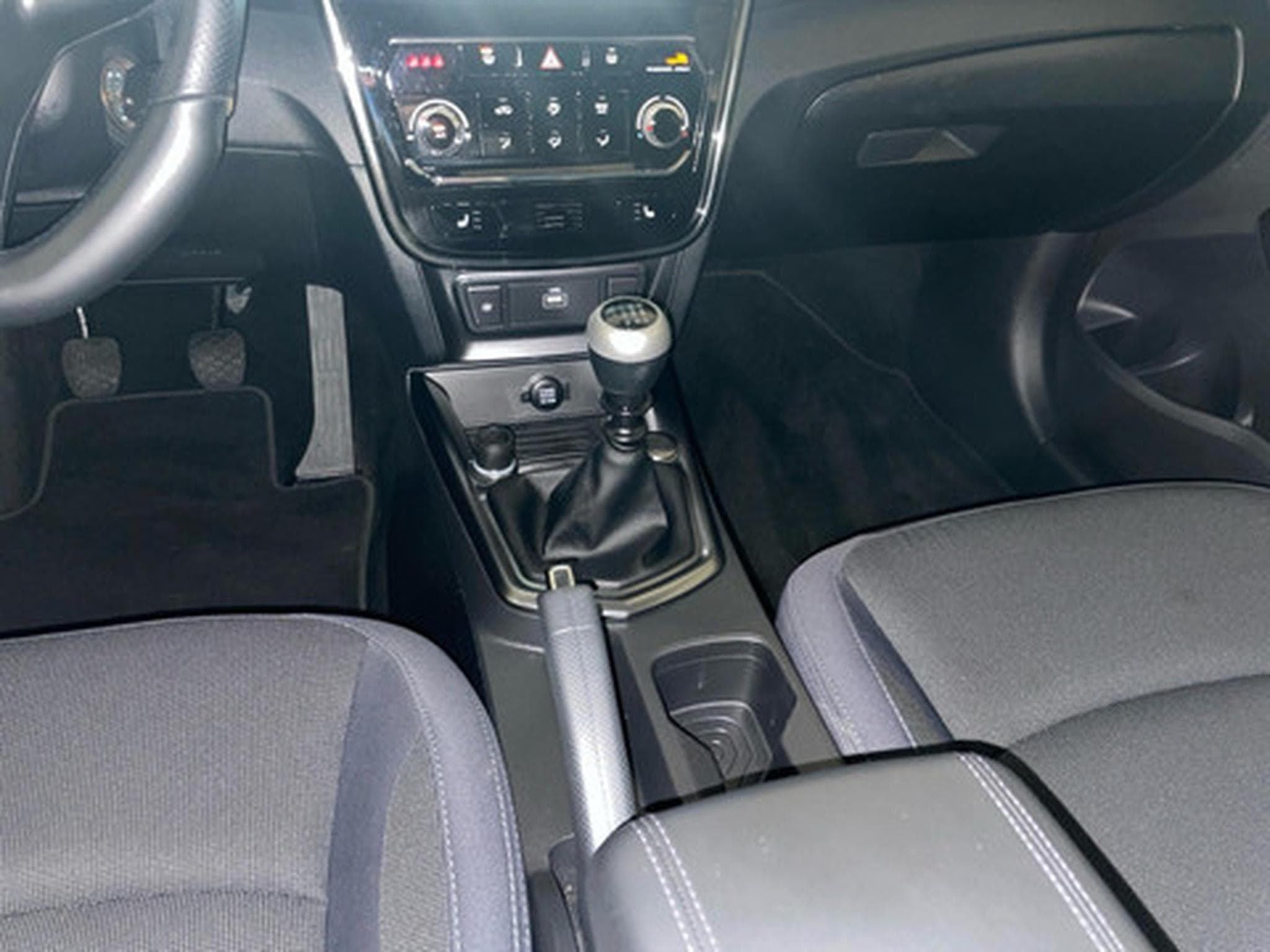 Ssangyong Tivoli 1.5 T-GDI 120kW Quartz (2023) - Photo 10