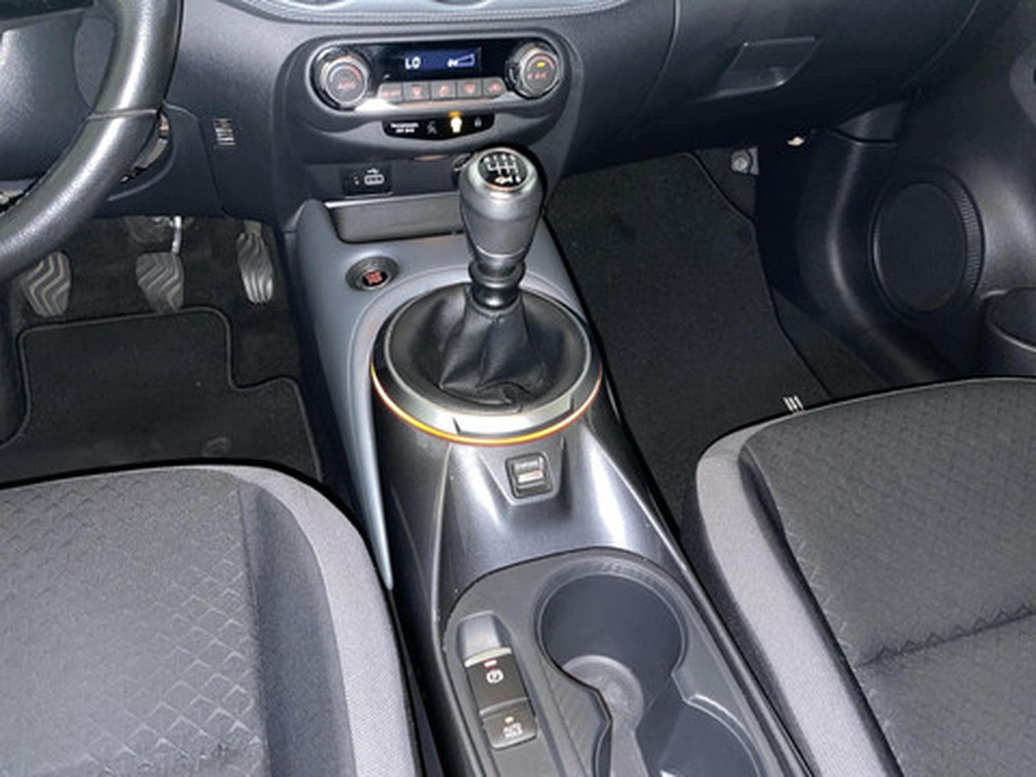 Nissan Juke 1.0 DIG-T N-CONNECTA (2019) - Foto 10